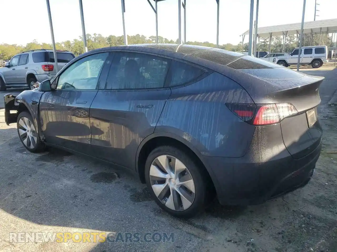 2 Photograph of a damaged car 7SAYGDEE6RA275641 TESLA MODEL Y 2024