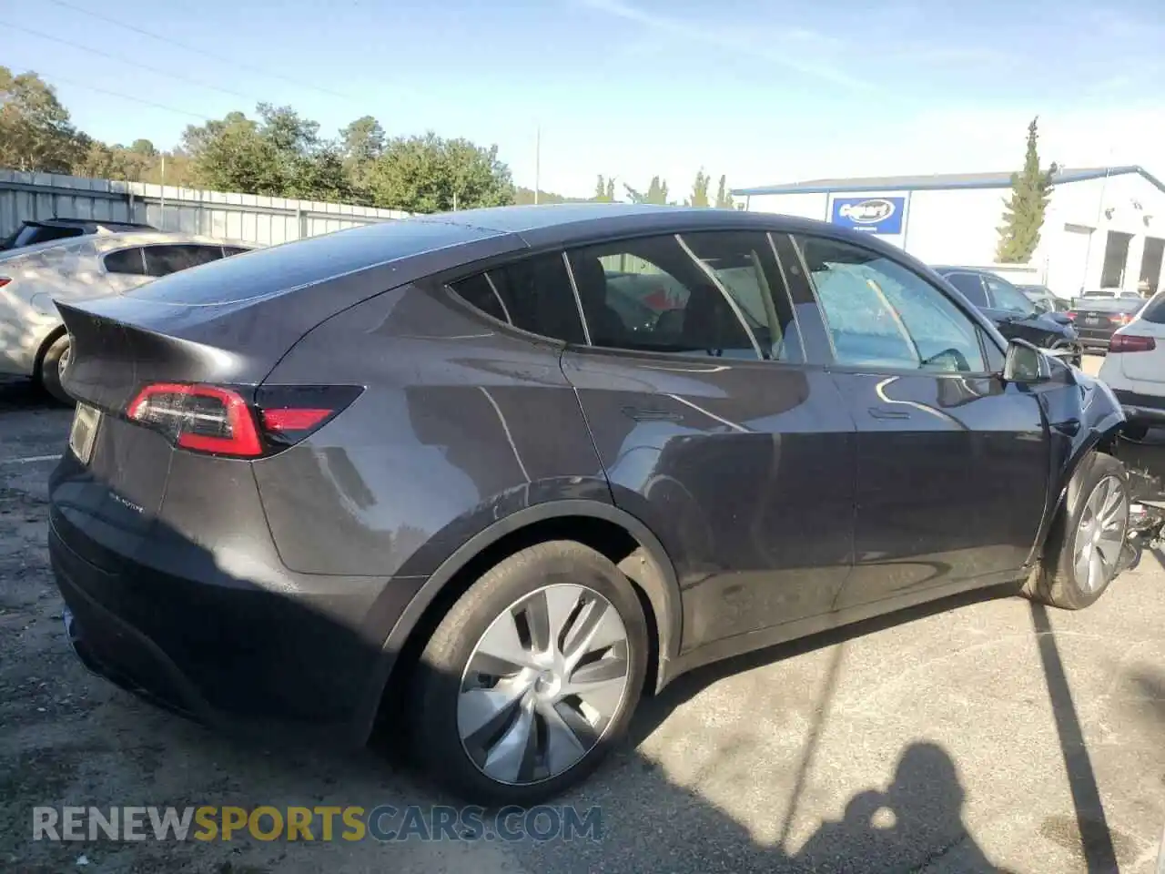 3 Photograph of a damaged car 7SAYGDEE6RA275641 TESLA MODEL Y 2024