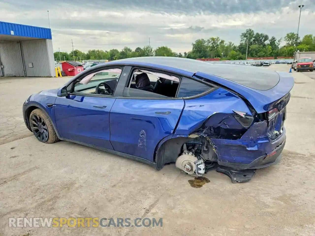 2 Photograph of a damaged car 7SAYGDEE6RA281827 TESLA MODEL Y 2024