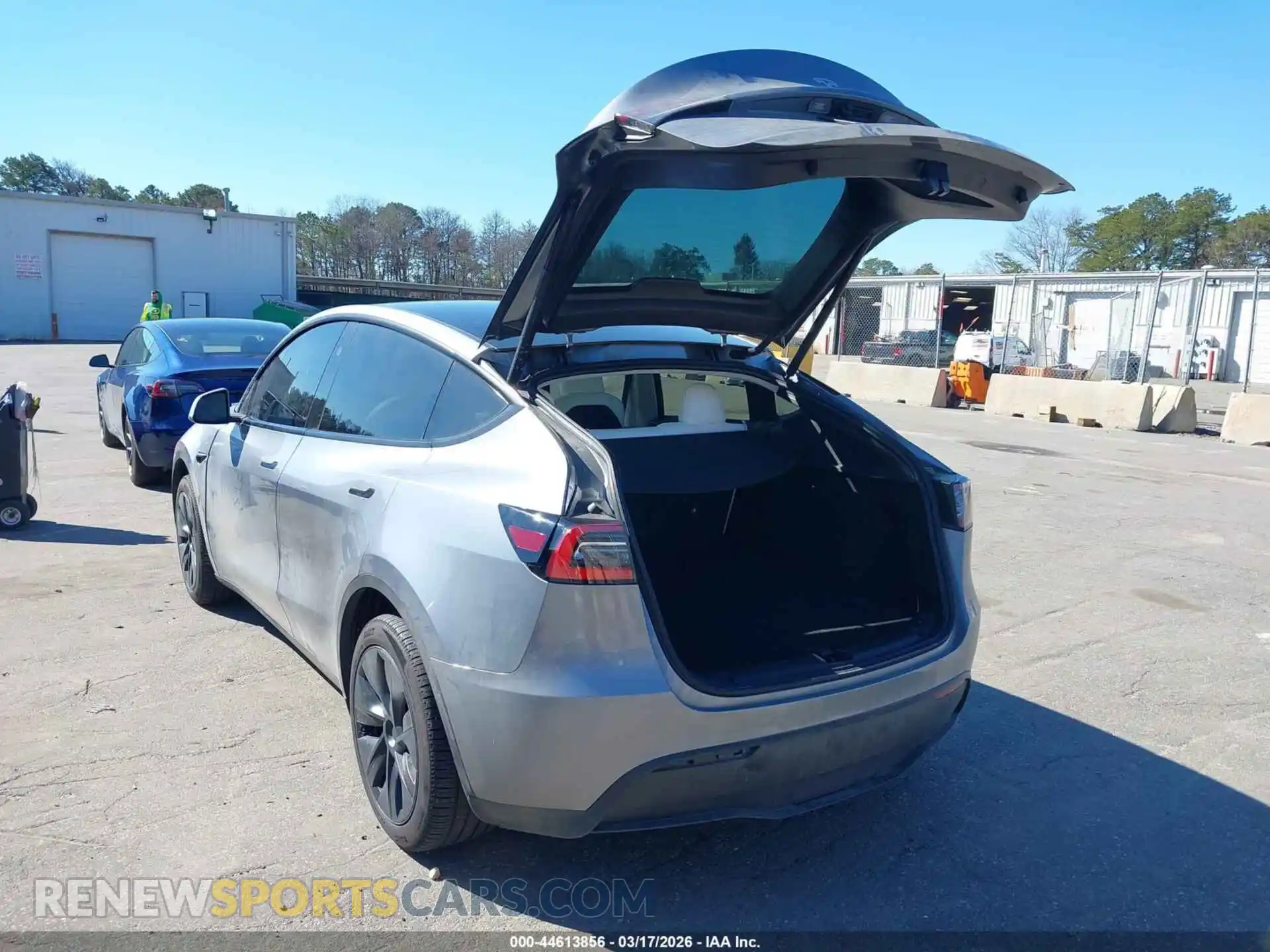 3 Photograph of a damaged car 7SAYGDEE6RA326216 TESLA MODEL Y 2024