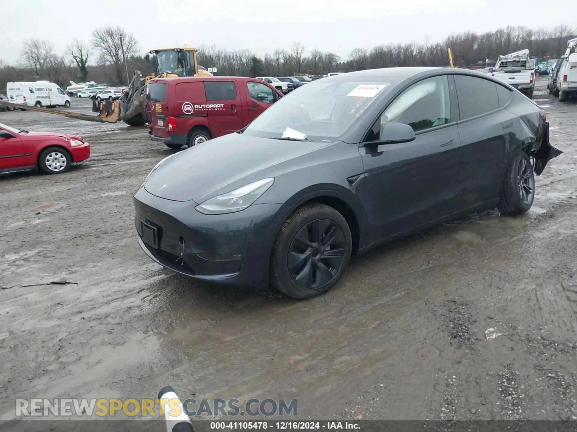 2 Photograph of a damaged car 7SAYGDEE6RA329410 TESLA MODEL Y 2024