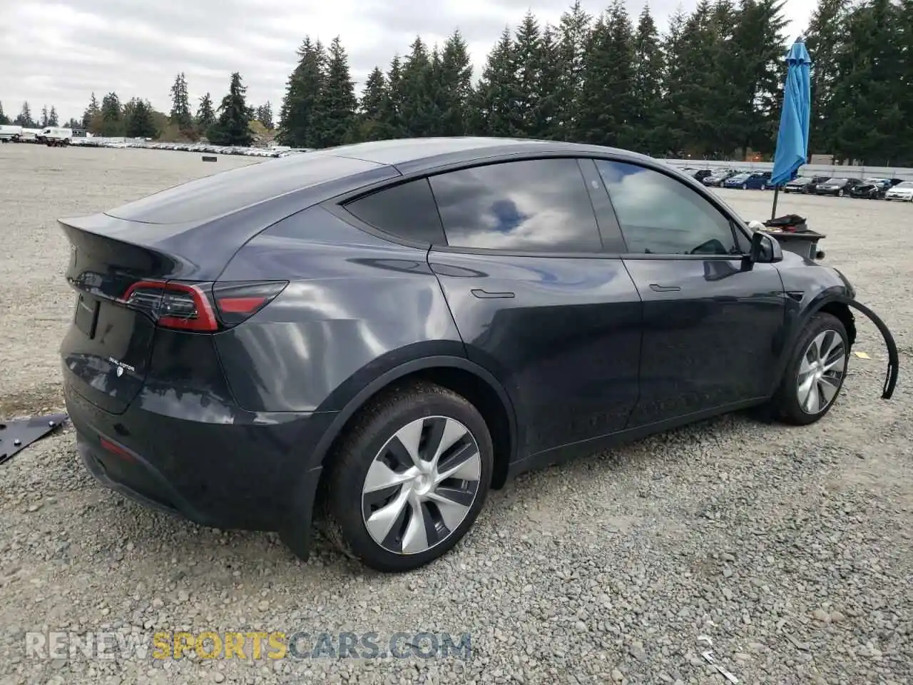 3 Photograph of a damaged car 7SAYGDEE6RF013587 TESLA MODEL Y 2024