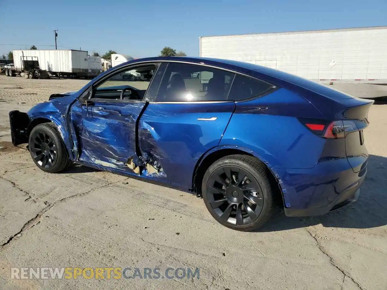 2 Photograph of a damaged car 7SAYGDEE6RF061820 TESLA MODEL Y 2024