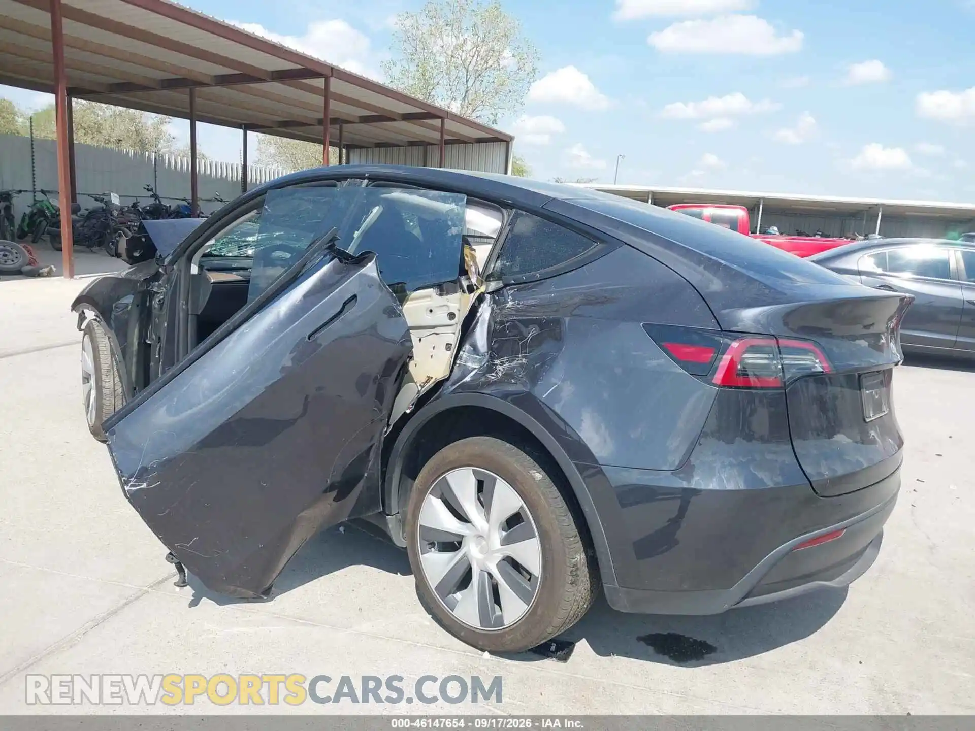 3 Photograph of a damaged car 7SAYGDEE6RF090332 TESLA MODEL Y 2024