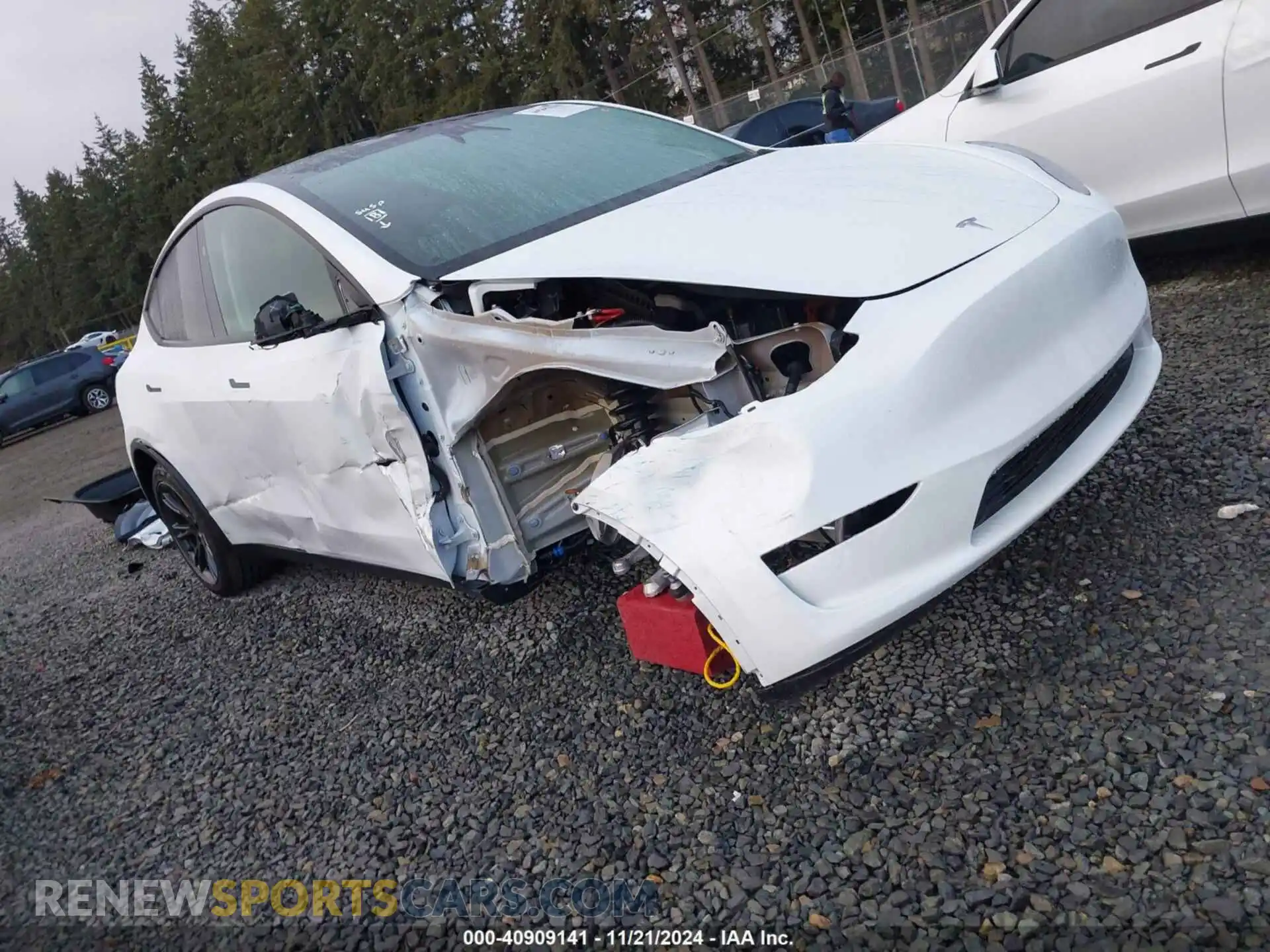 1 Photograph of a damaged car 7SAYGDEE6RF129422 TESLA MODEL Y 2024