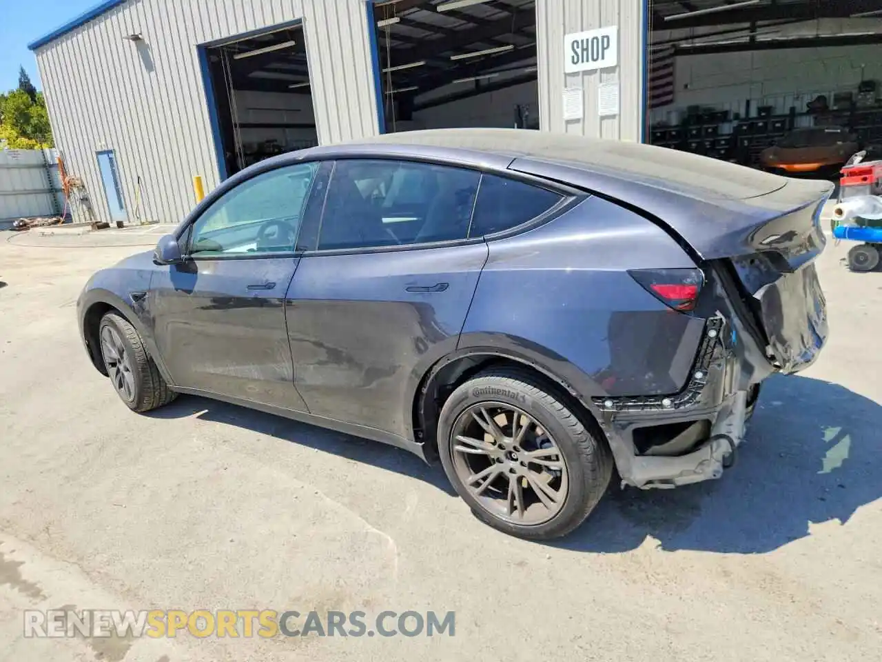 2 Photograph of a damaged car 7SAYGDEE6RF152621 TESLA MODEL Y 2024