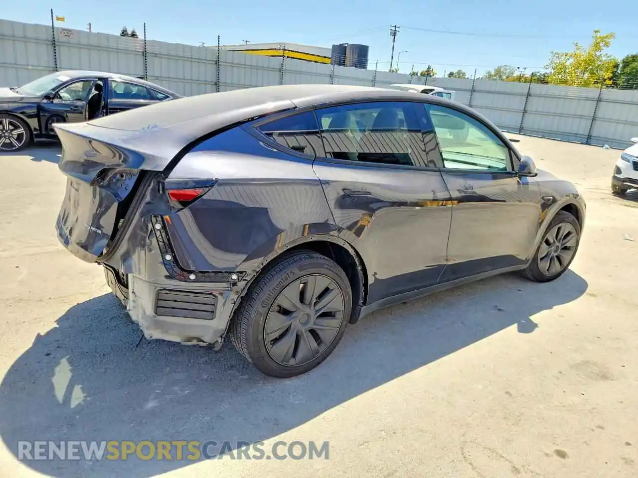 3 Photograph of a damaged car 7SAYGDEE6RF152621 TESLA MODEL Y 2024
