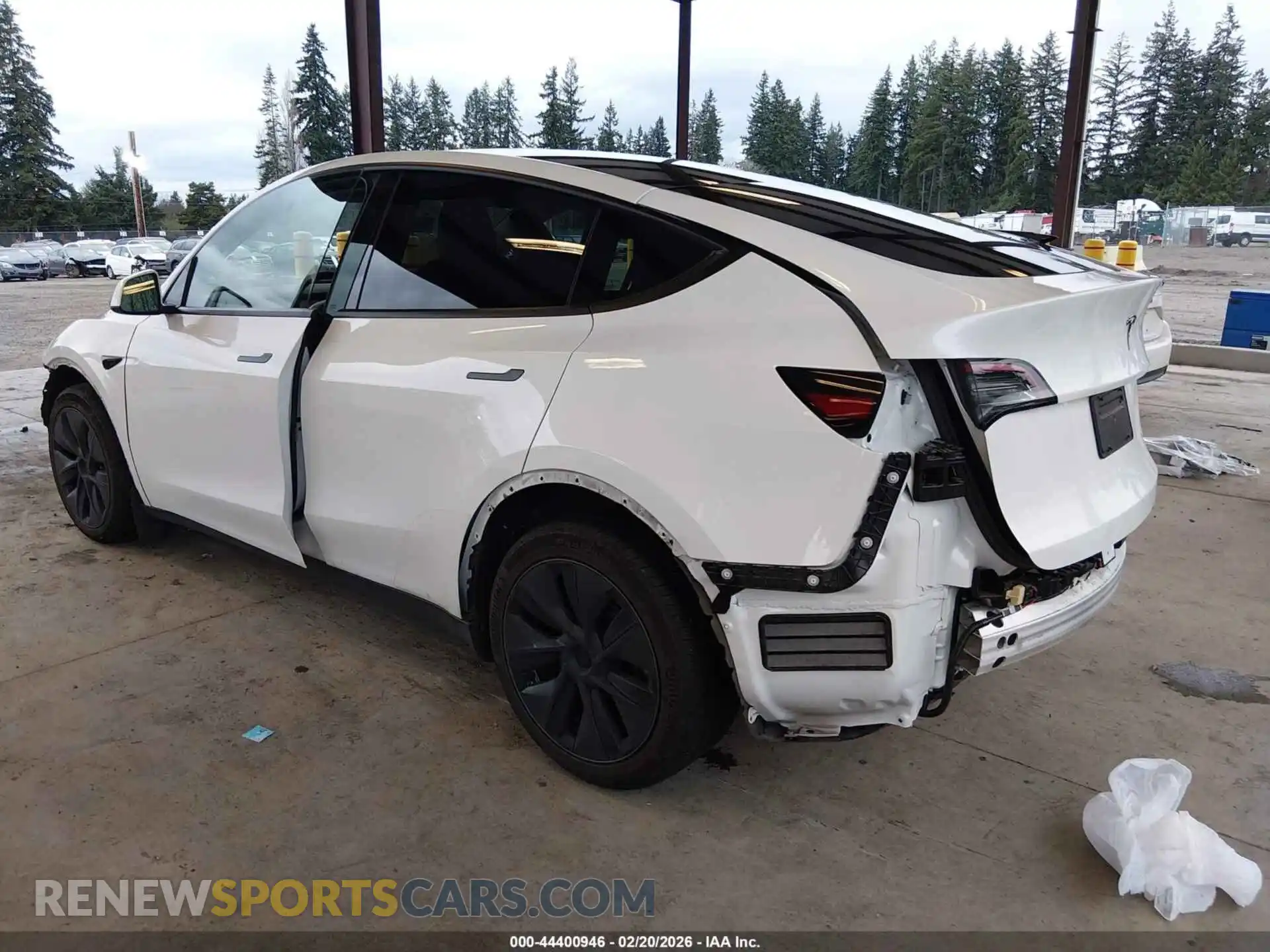 3 Photograph of a damaged car 7SAYGDEE6RF155504 TESLA MODEL Y 2024