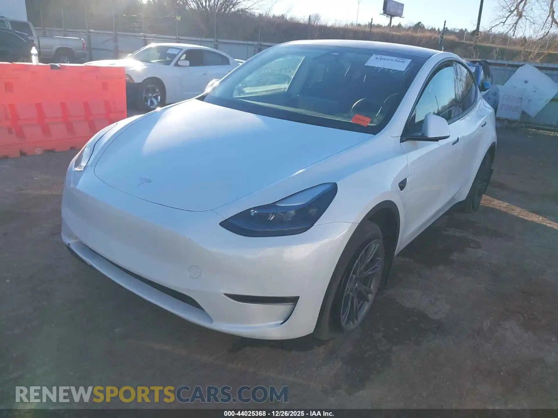 2 Photograph of a damaged car 7SAYGDEE6RF204989 TESLA MODEL Y 2024