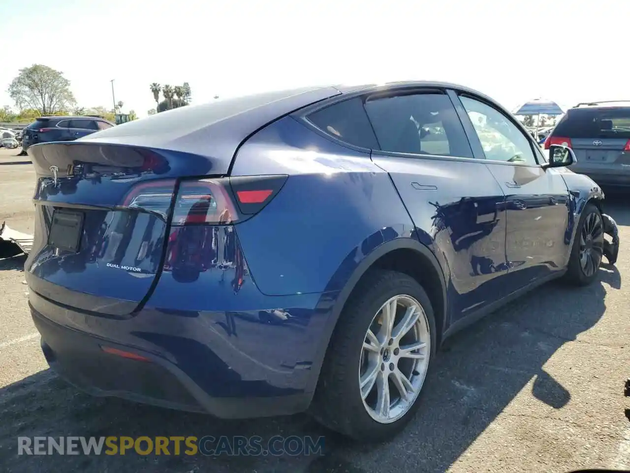 3 Photograph of a damaged car 7SAYGDEE7RA214783 TESLA MODEL Y 2024