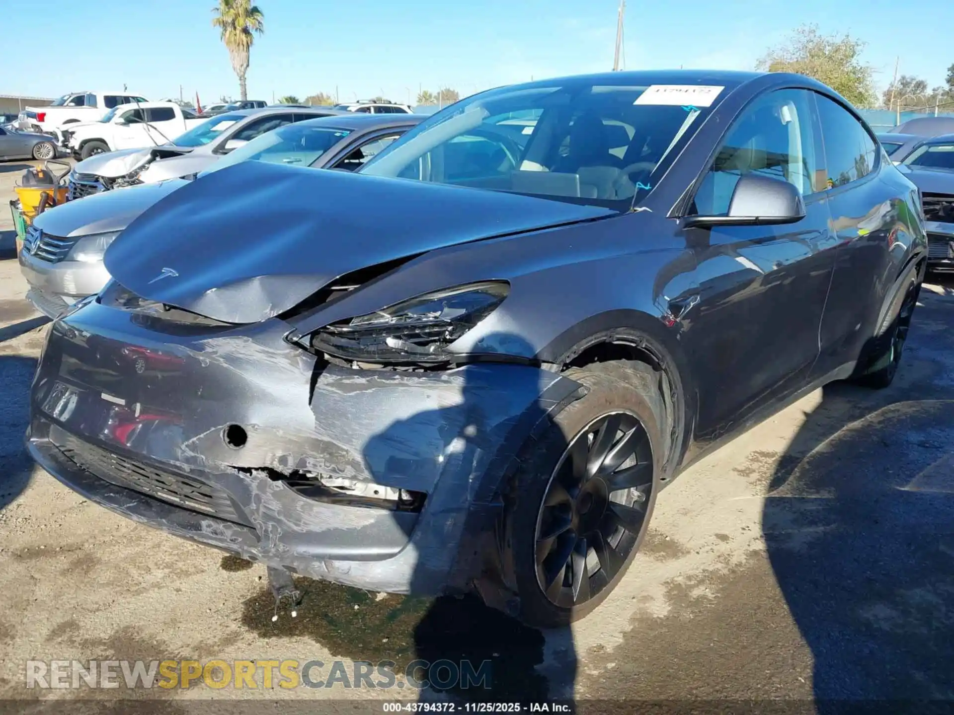2 Photograph of a damaged car 7SAYGDEE7RA215514 TESLA MODEL Y 2024