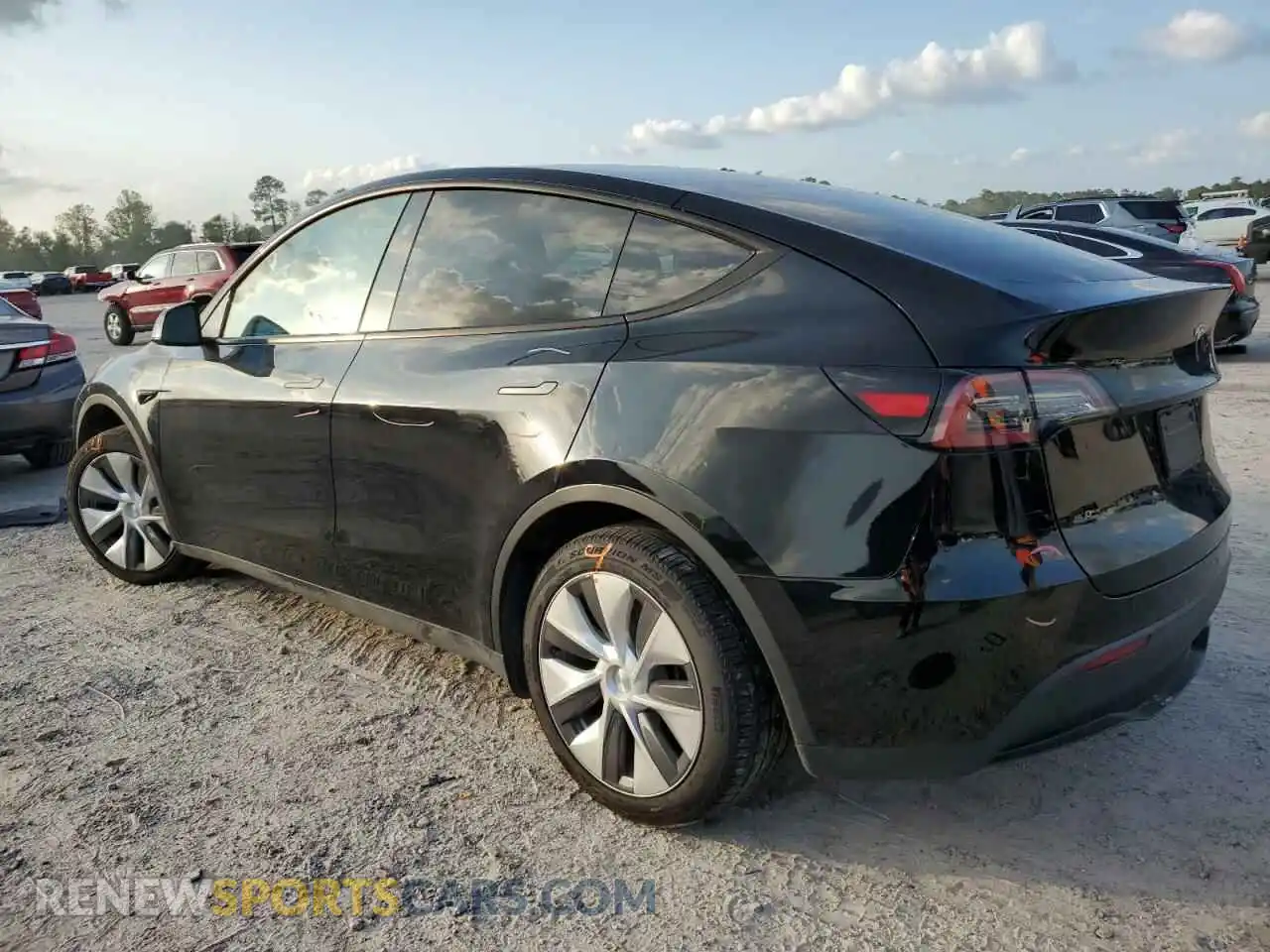 2 Photograph of a damaged car 7SAYGDEE7RA220504 TESLA MODEL Y 2024