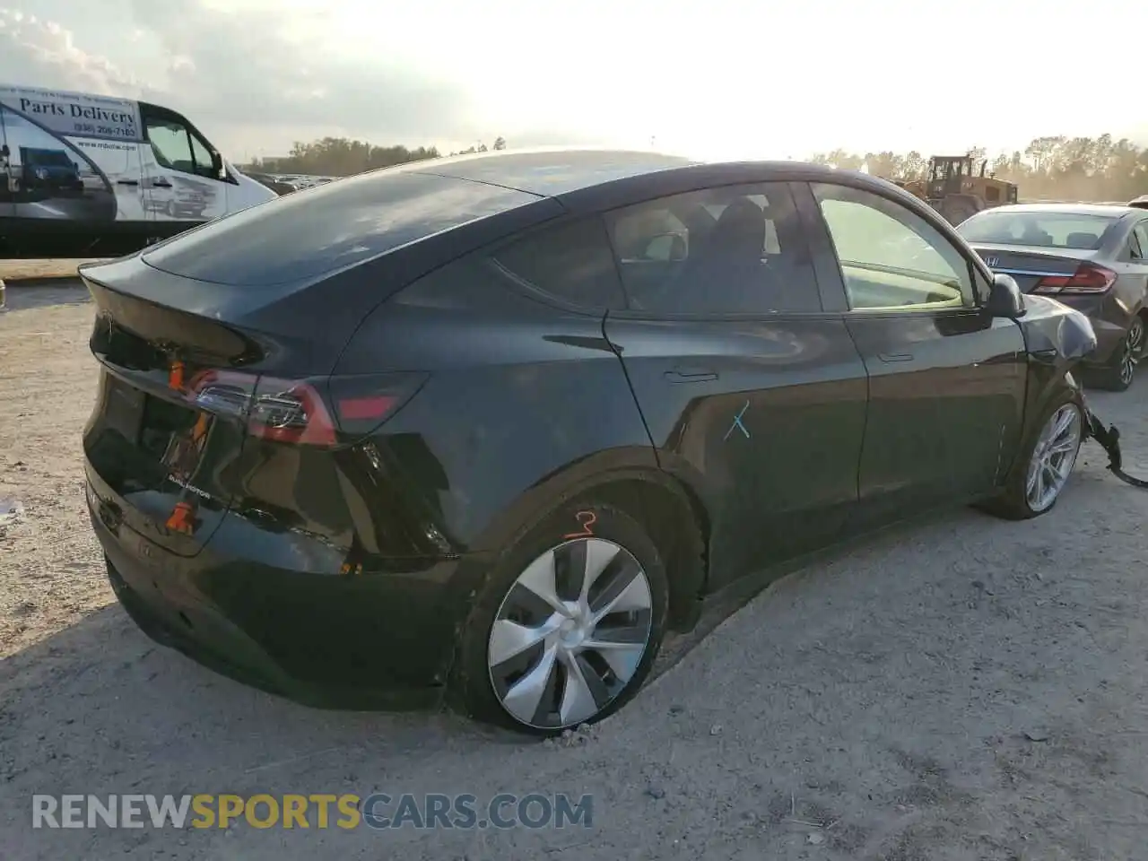 3 Photograph of a damaged car 7SAYGDEE7RA220504 TESLA MODEL Y 2024