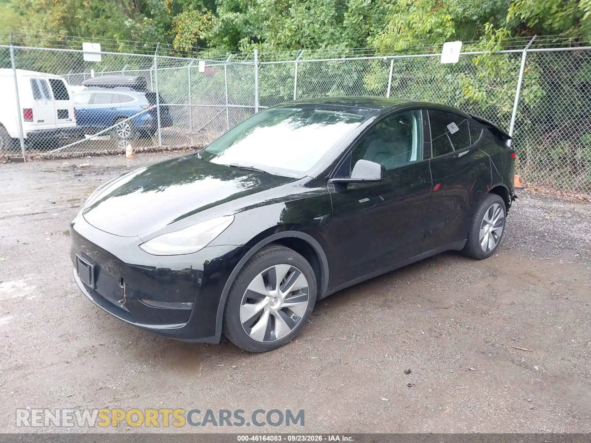 2 Photograph of a damaged car 7SAYGDEE7RA225833 TESLA MODEL Y 2024