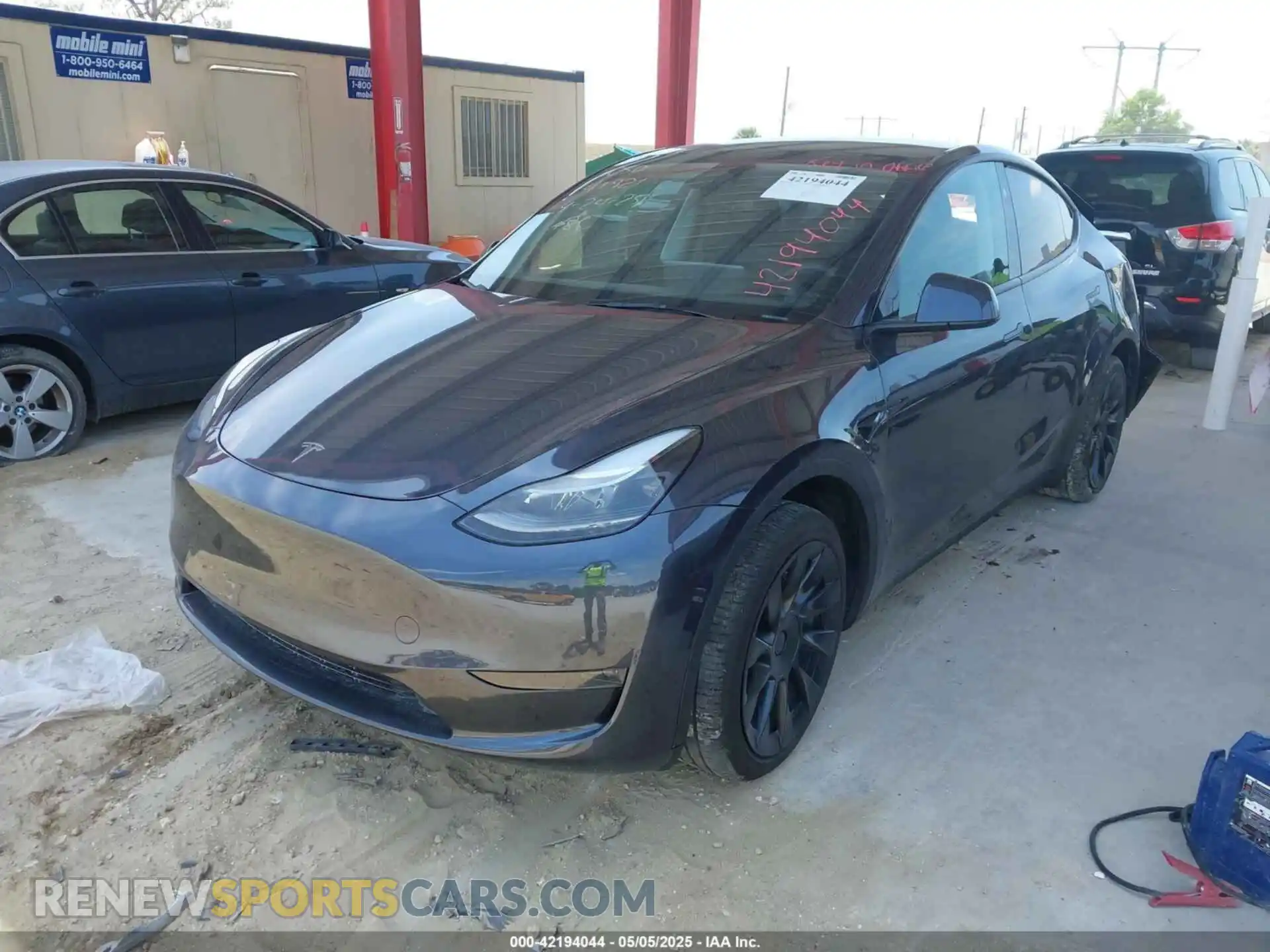 2 Photograph of a damaged car 7SAYGDEE7RA229591 TESLA MODEL Y 2024