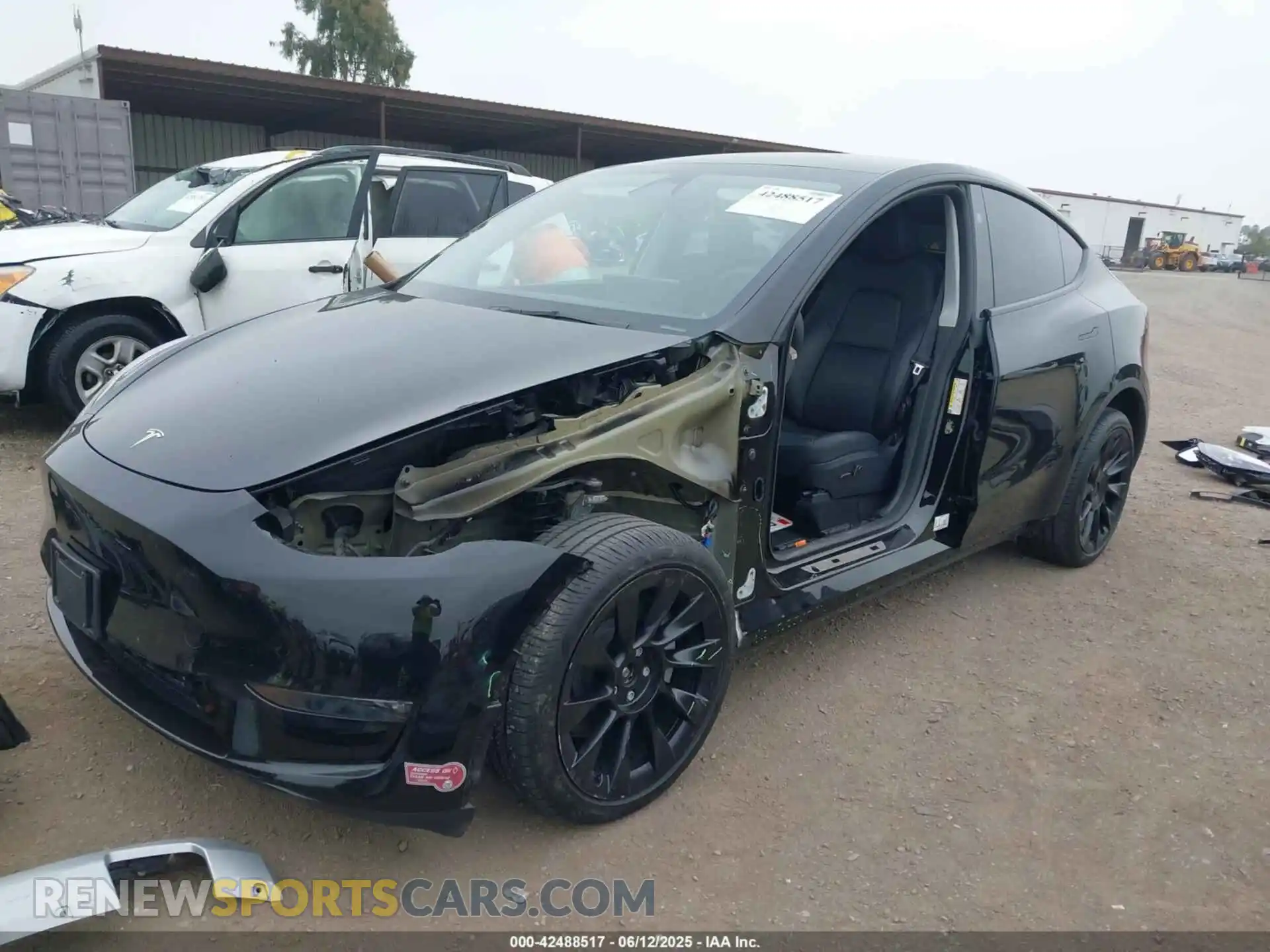 2 Photograph of a damaged car 7SAYGDEE7RA236864 TESLA MODEL Y 2024