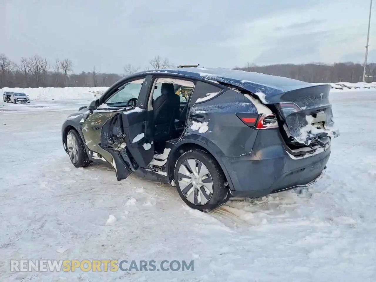 2 Photograph of a damaged car 7SAYGDEE7RA238405 TESLA MODEL Y 2024