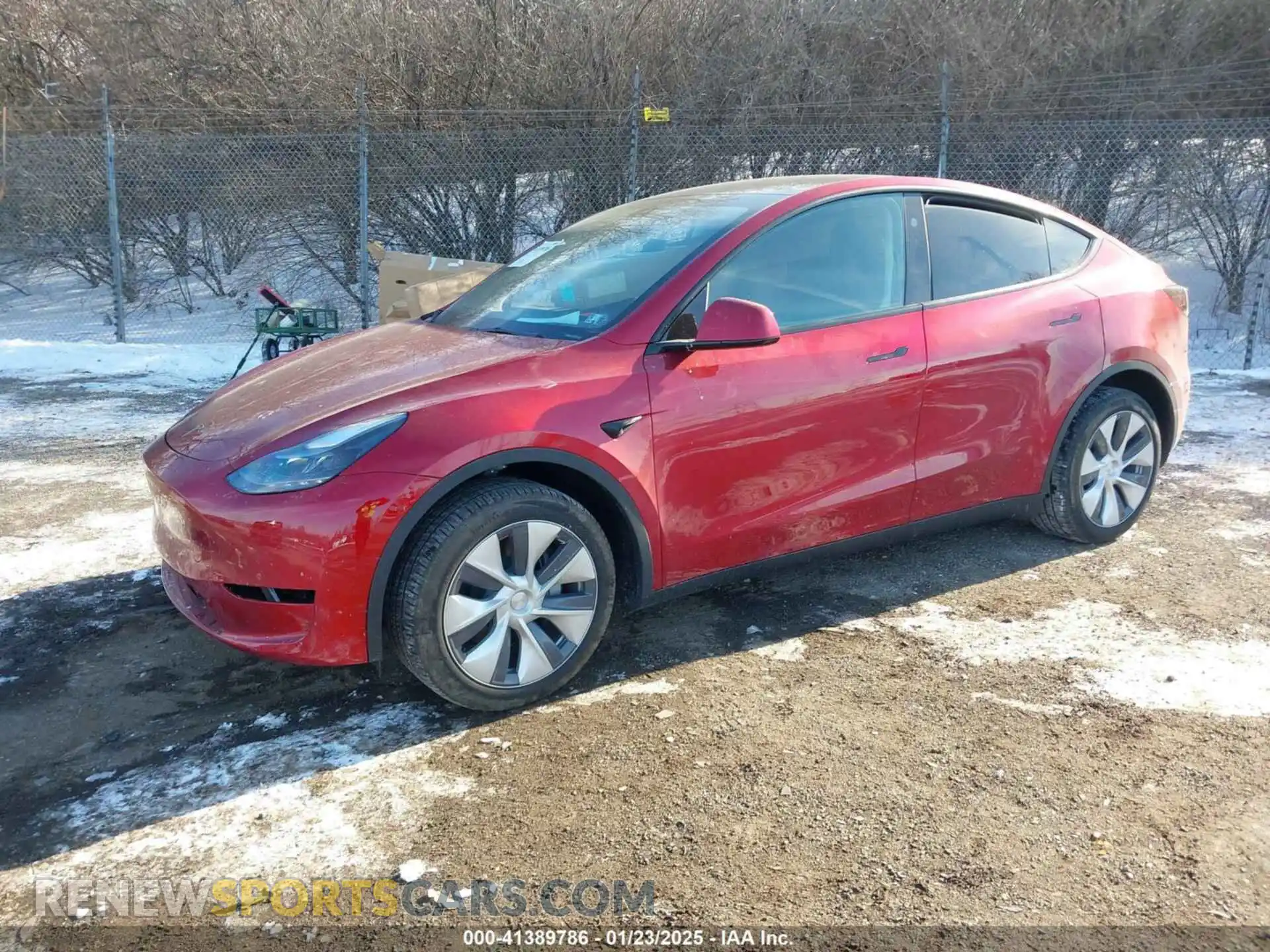 2 Photograph of a damaged car 7SAYGDEE7RA261604 TESLA MODEL Y 2024