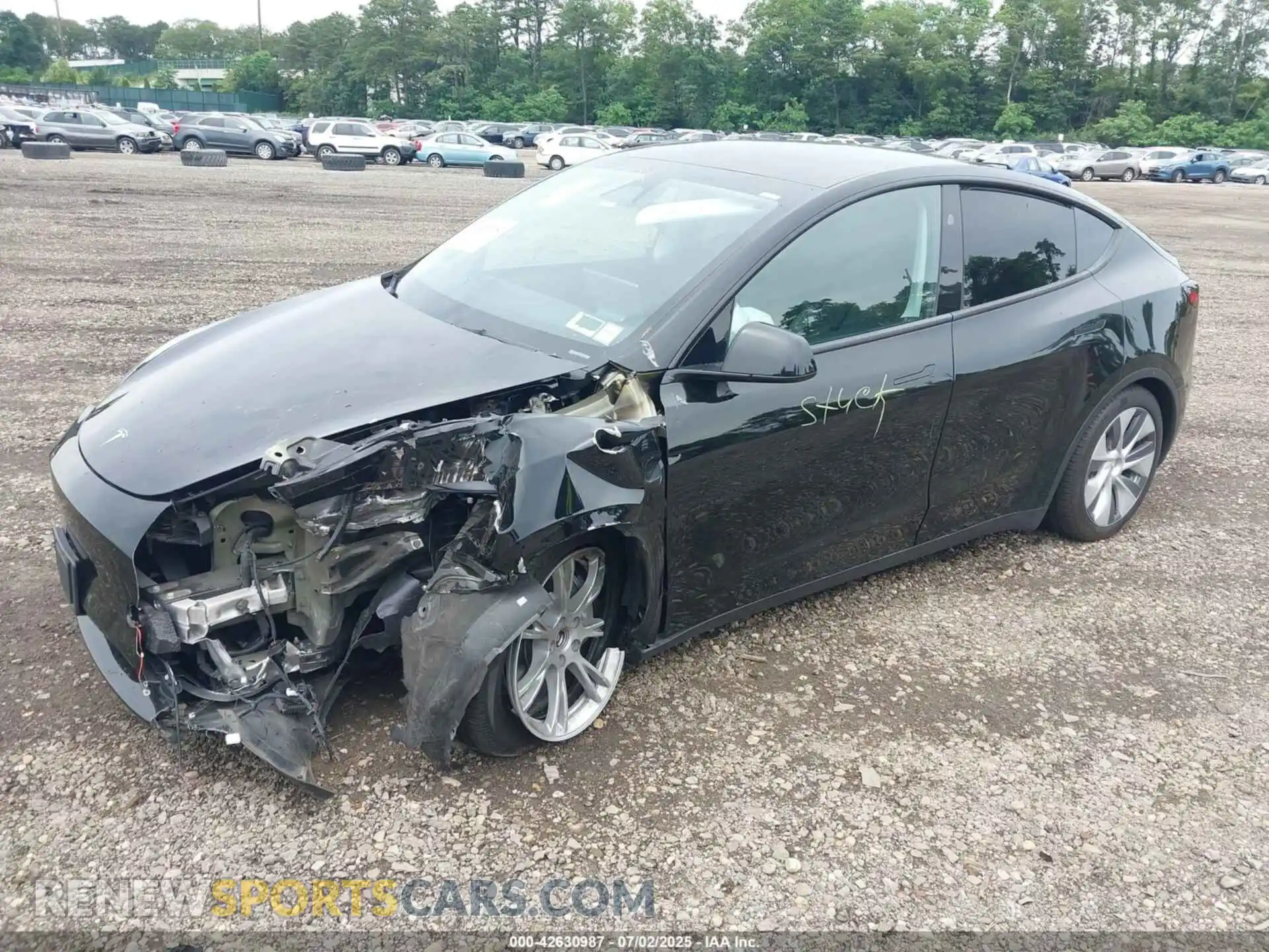 2 Photograph of a damaged car 7SAYGDEE7RA265748 TESLA MODEL Y 2024