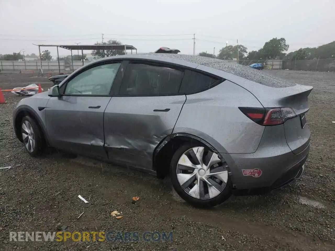 2 Photograph of a damaged car 7SAYGDEE7RA282209 TESLA MODEL Y 2024