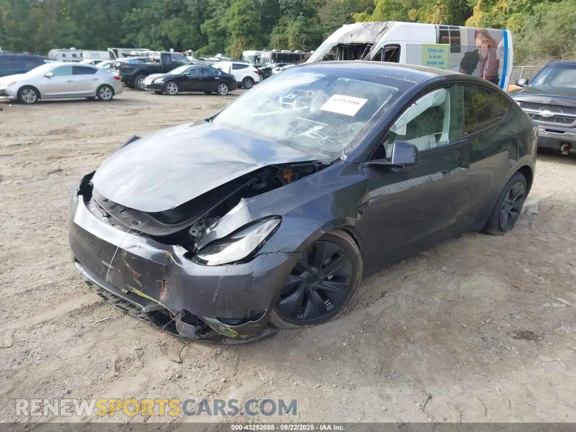 2 Photograph of a damaged car 7SAYGDEE7RA301616 TESLA MODEL Y 2024