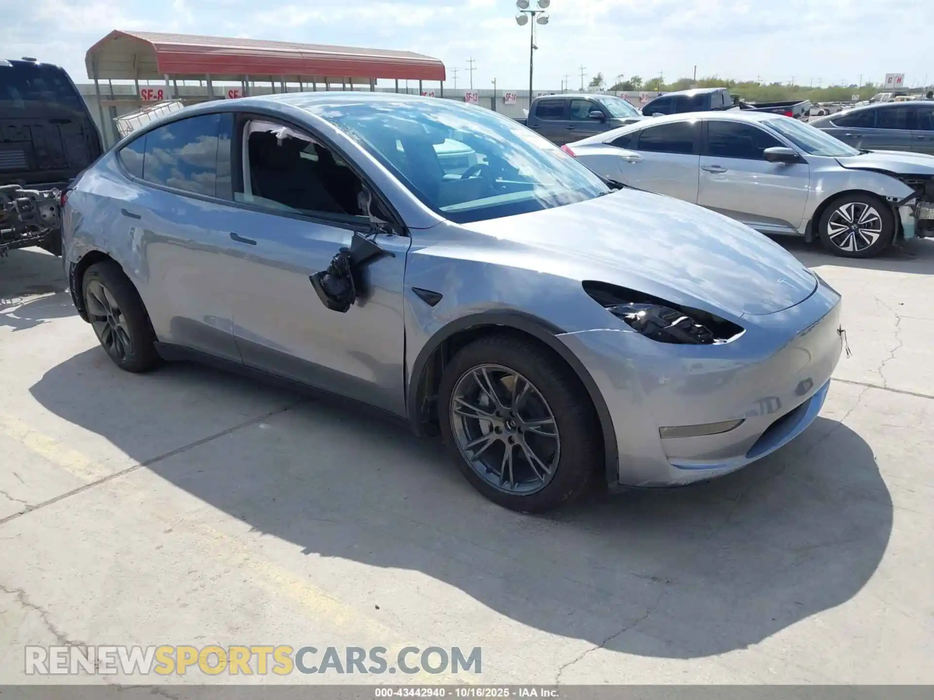 1 Photograph of a damaged car 7SAYGDEE7RA320490 TESLA MODEL Y 2024