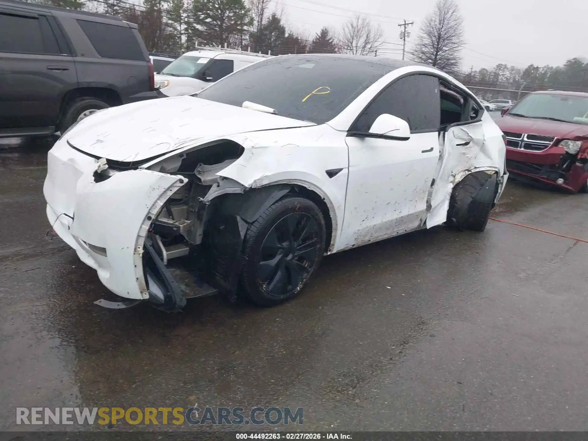 2 Photograph of a damaged car 7SAYGDEE7RA325446 TESLA MODEL Y 2024