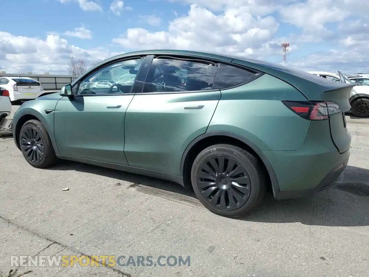 2 Photograph of a damaged car 7SAYGDEE7RF010259 TESLA MODEL Y 2024