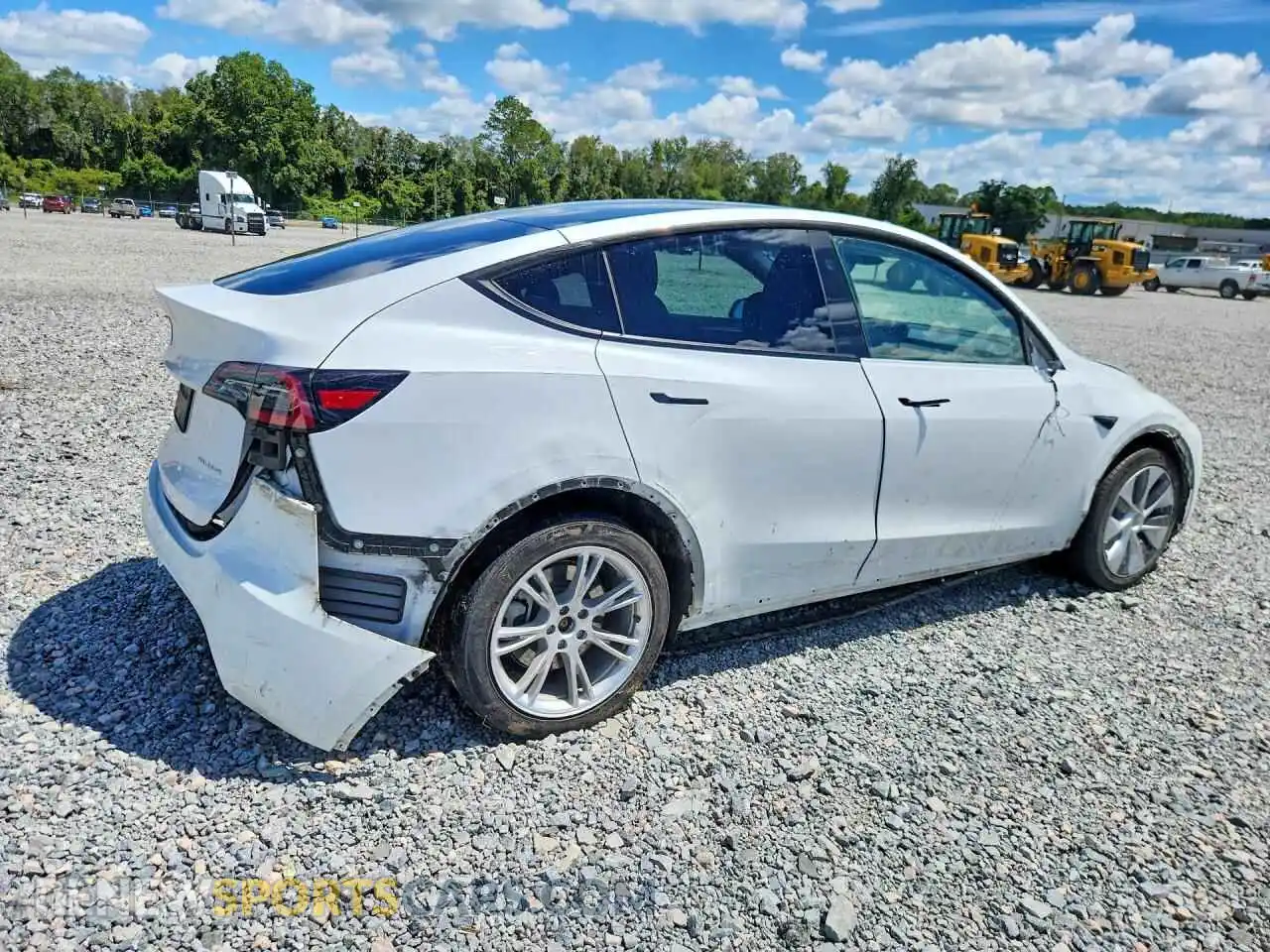 3 Photograph of a damaged car 7SAYGDEE7RF047490 TESLA MODEL Y 2024