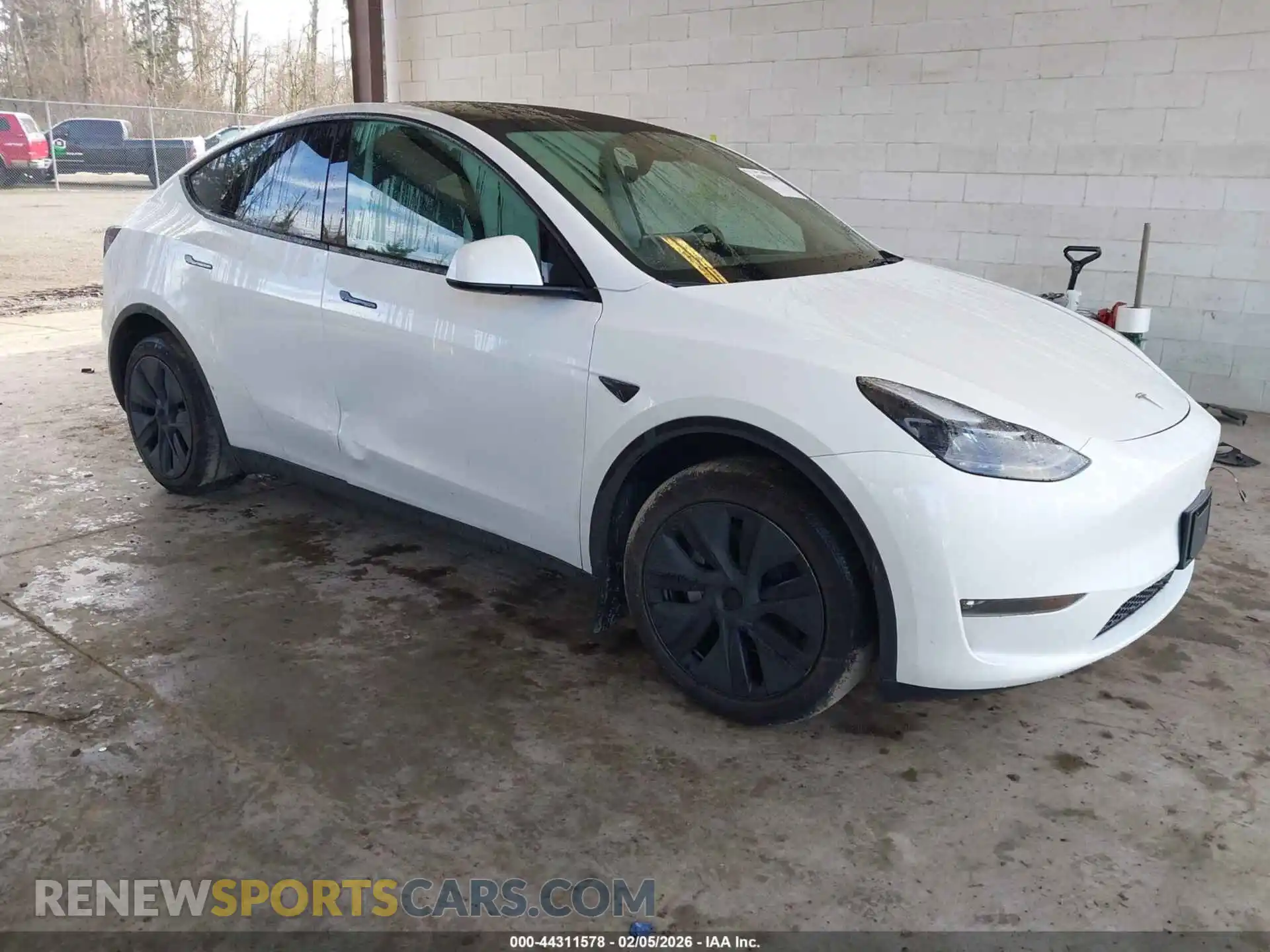1 Photograph of a damaged car 7SAYGDEE7RF160579 TESLA MODEL Y 2024