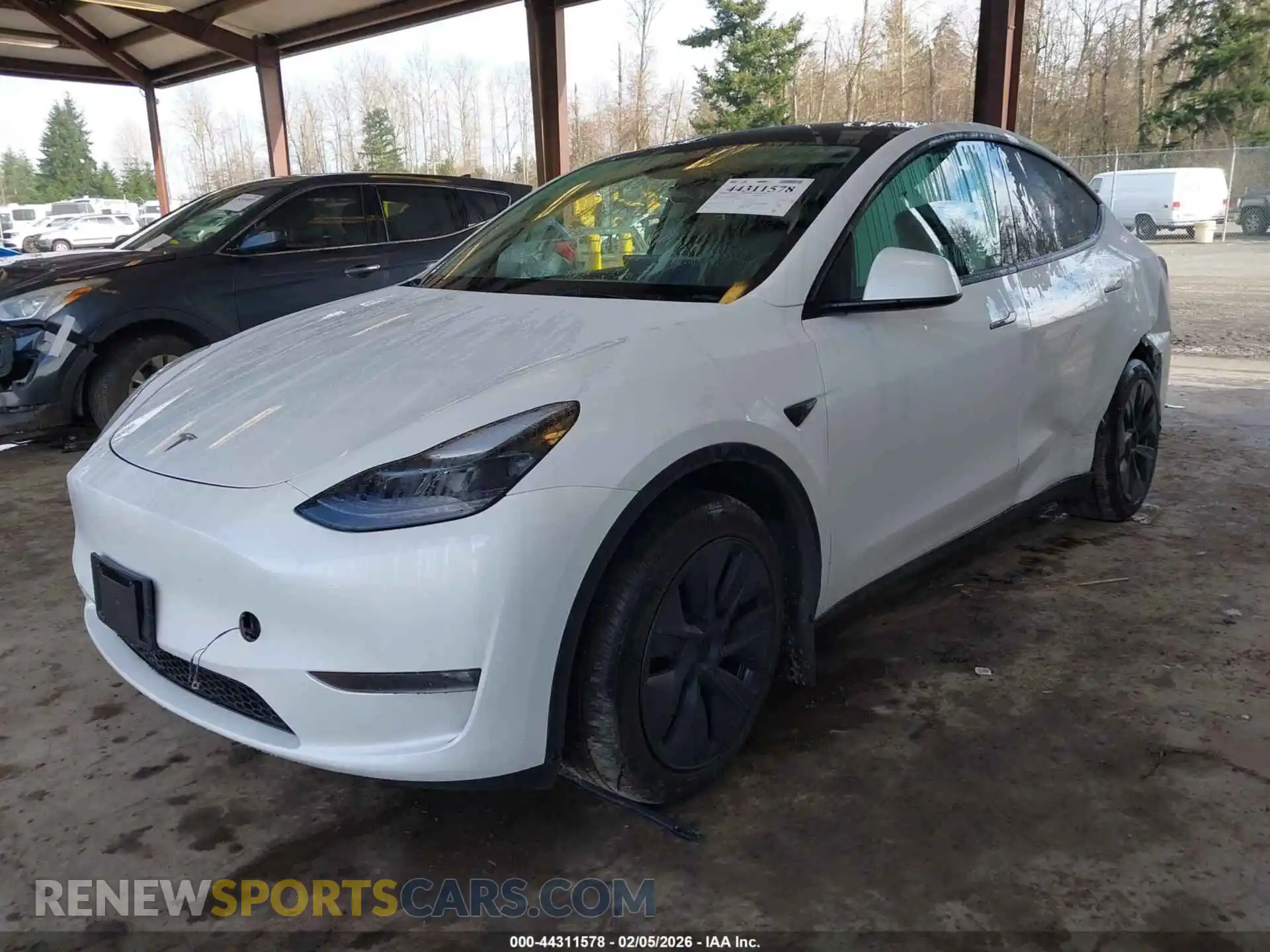 2 Photograph of a damaged car 7SAYGDEE7RF160579 TESLA MODEL Y 2024