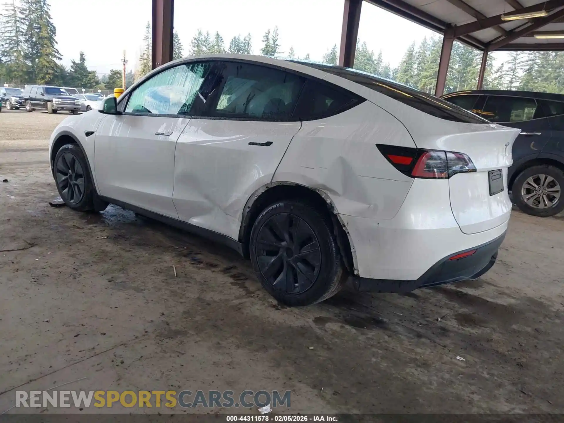 3 Photograph of a damaged car 7SAYGDEE7RF160579 TESLA MODEL Y 2024