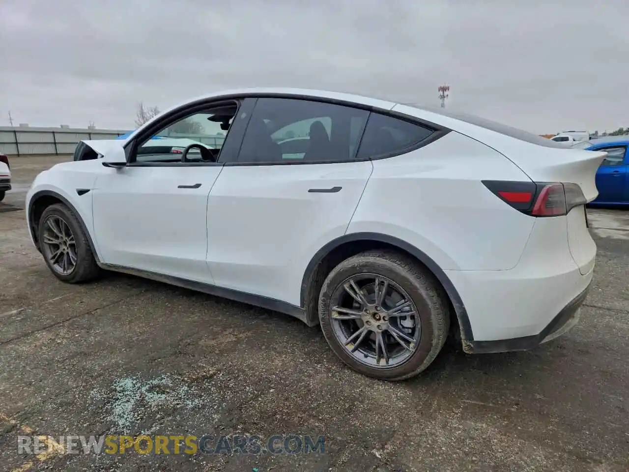 2 Photograph of a damaged car 7SAYGDEE7RF168388 TESLA MODEL Y 2024