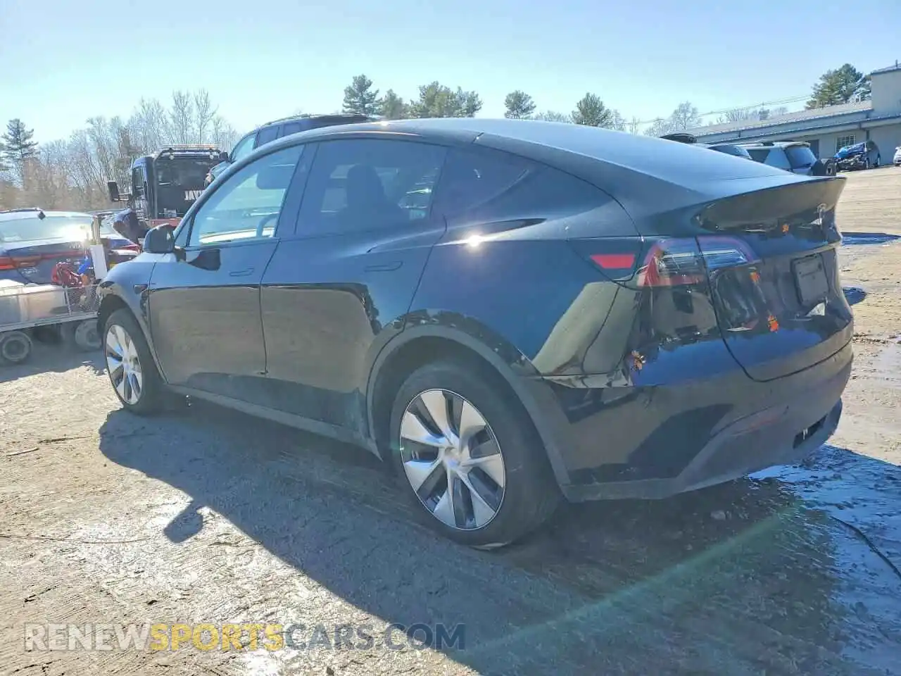 2 Photograph of a damaged car 7SAYGDEE7RF984145 TESLA MODEL Y 2024