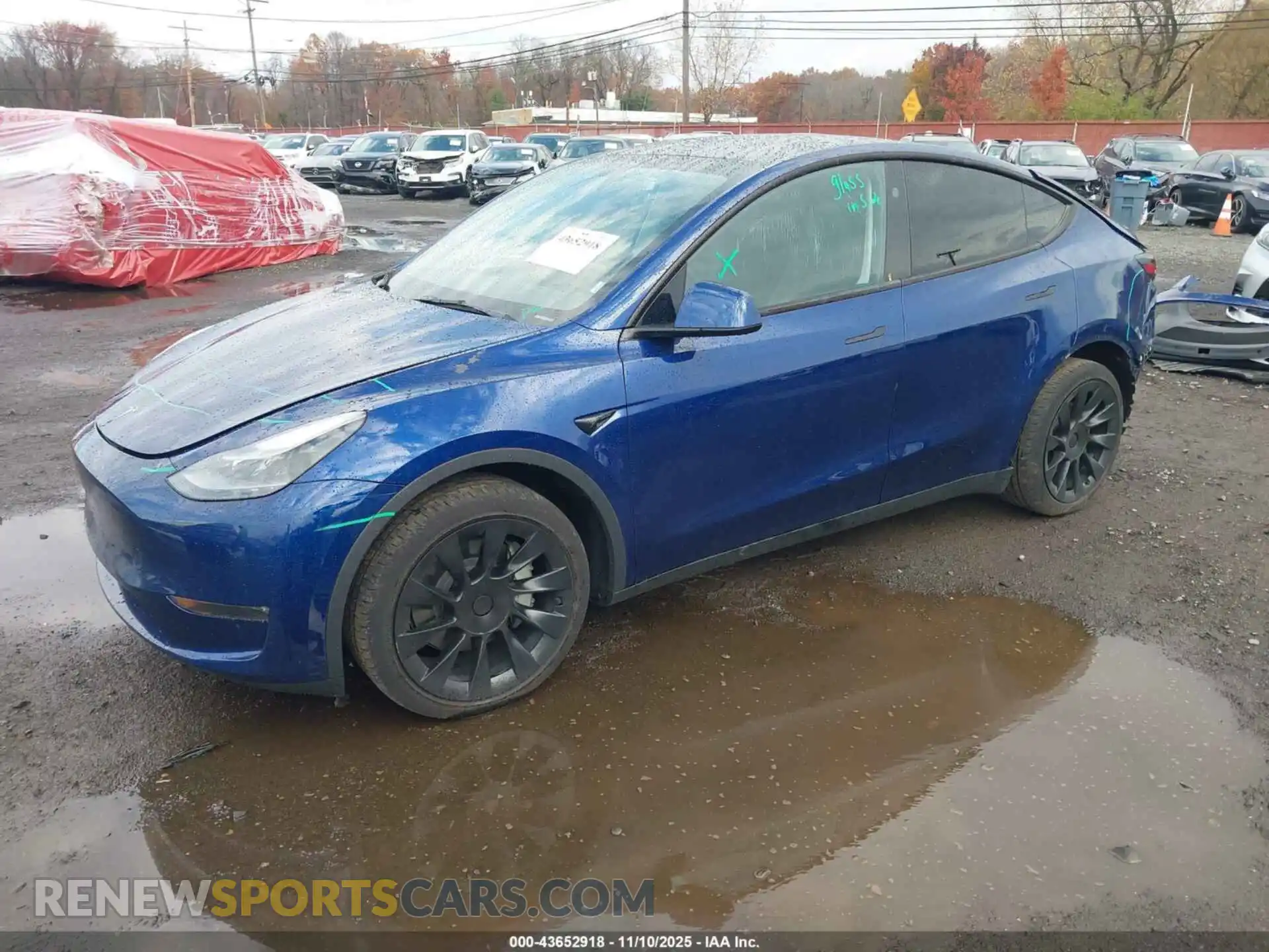 2 Photograph of a damaged car 7SAYGDEE8RA217935 TESLA MODEL Y 2024