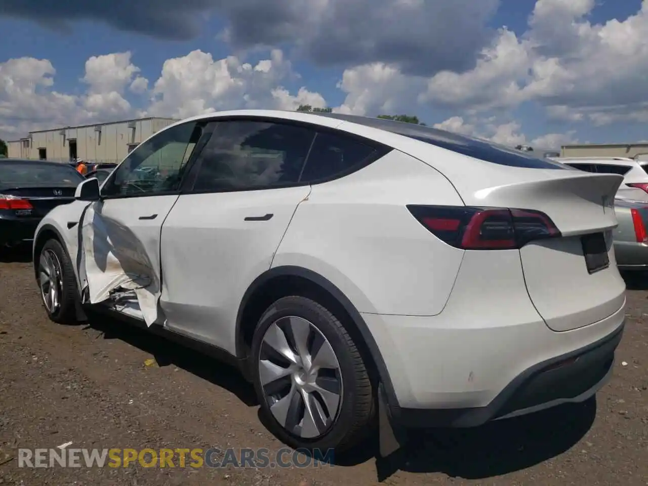 2 Photograph of a damaged car 7SAYGDEE8RA221435 TESLA MODEL Y 2024