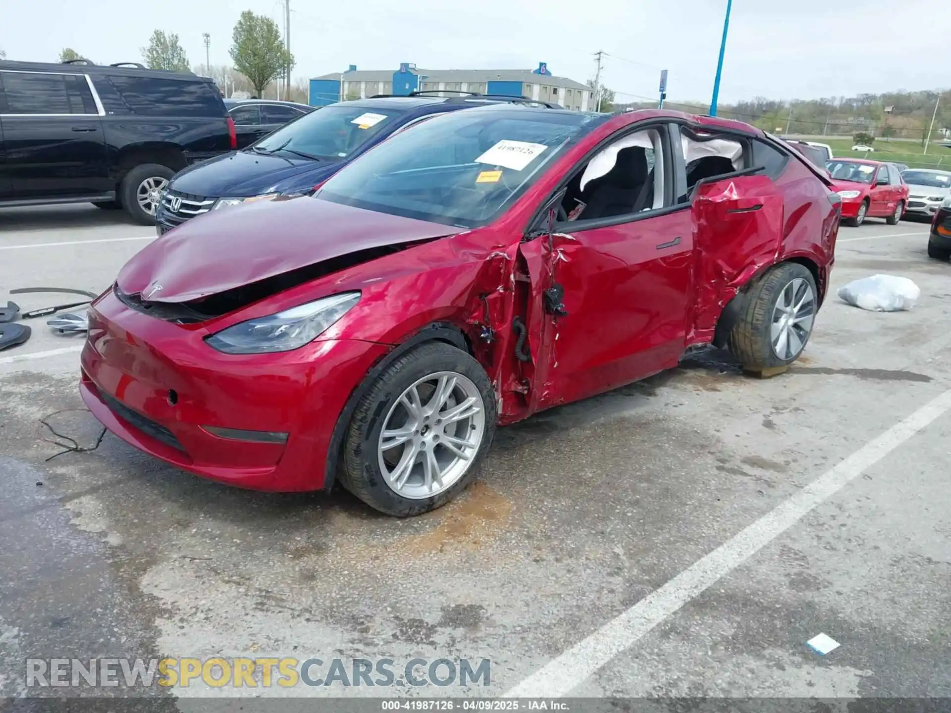 2 Photograph of a damaged car 7SAYGDEE8RA224397 TESLA MODEL Y 2024
