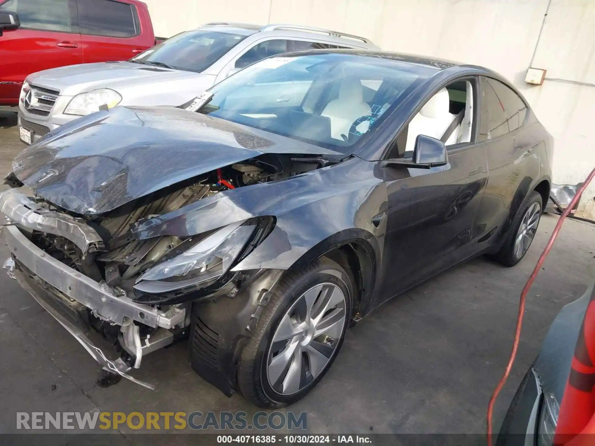2 Photograph of a damaged car 7SAYGDEE8RA231477 TESLA MODEL Y 2024