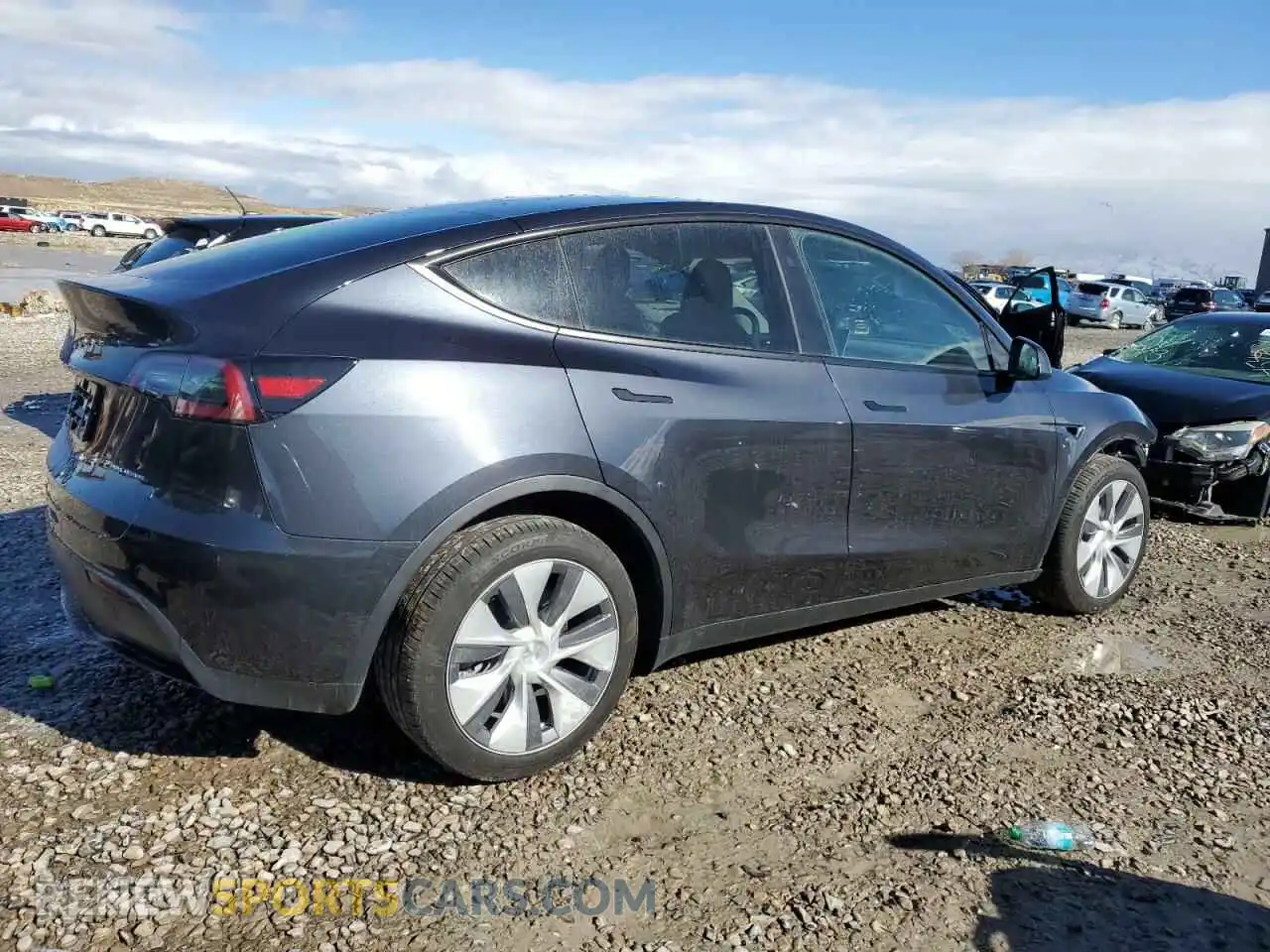 3 Photograph of a damaged car 7SAYGDEE8RA234184 TESLA MODEL Y 2024