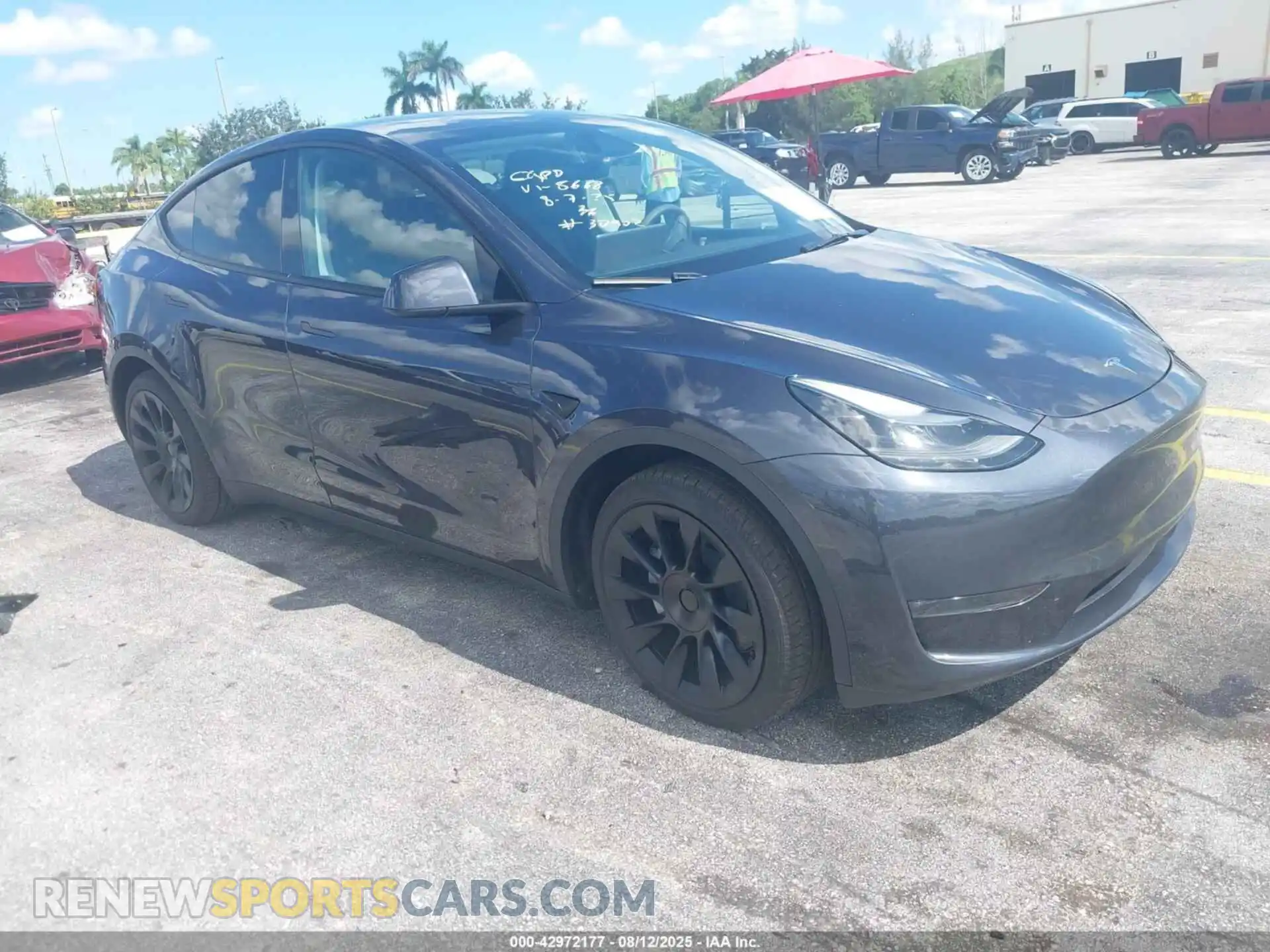 1 Photograph of a damaged car 7SAYGDEE8RA245668 TESLA MODEL Y 2024