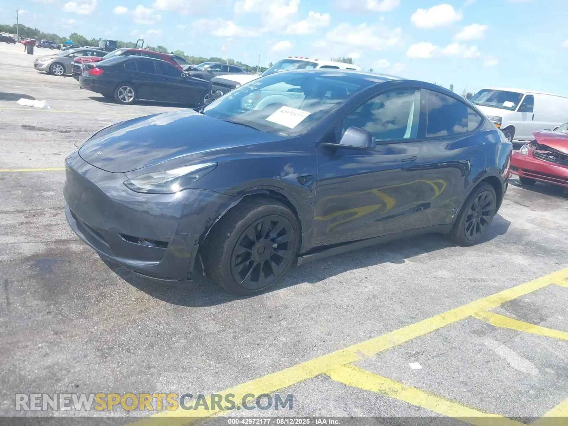2 Photograph of a damaged car 7SAYGDEE8RA245668 TESLA MODEL Y 2024