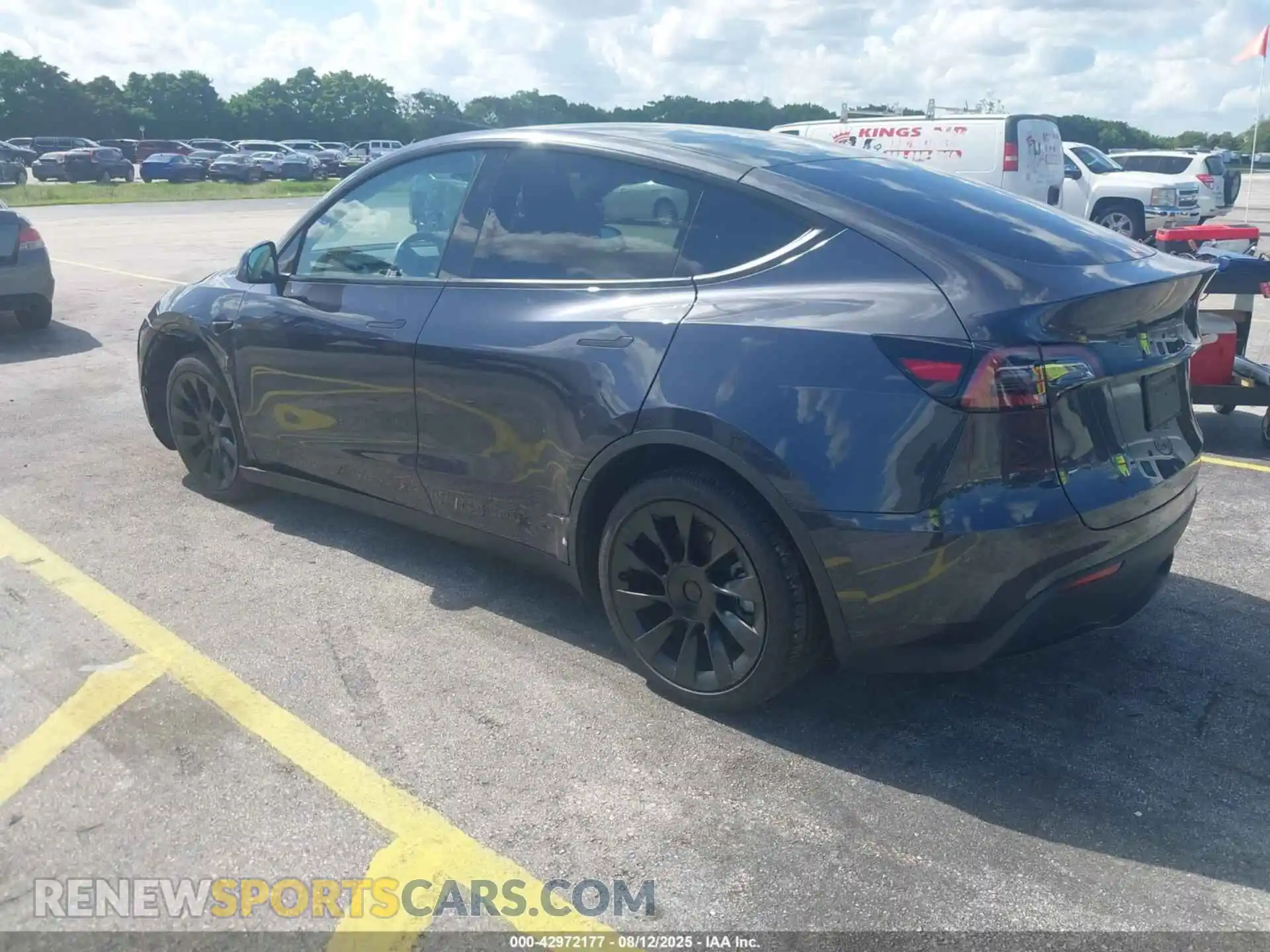 3 Photograph of a damaged car 7SAYGDEE8RA245668 TESLA MODEL Y 2024