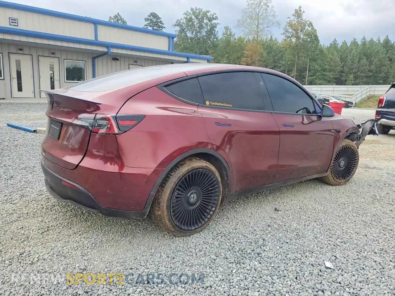 3 Фотография поврежденного автомобиля 7SAYGDEE8RA250319 TESLA MODEL Y 2024
