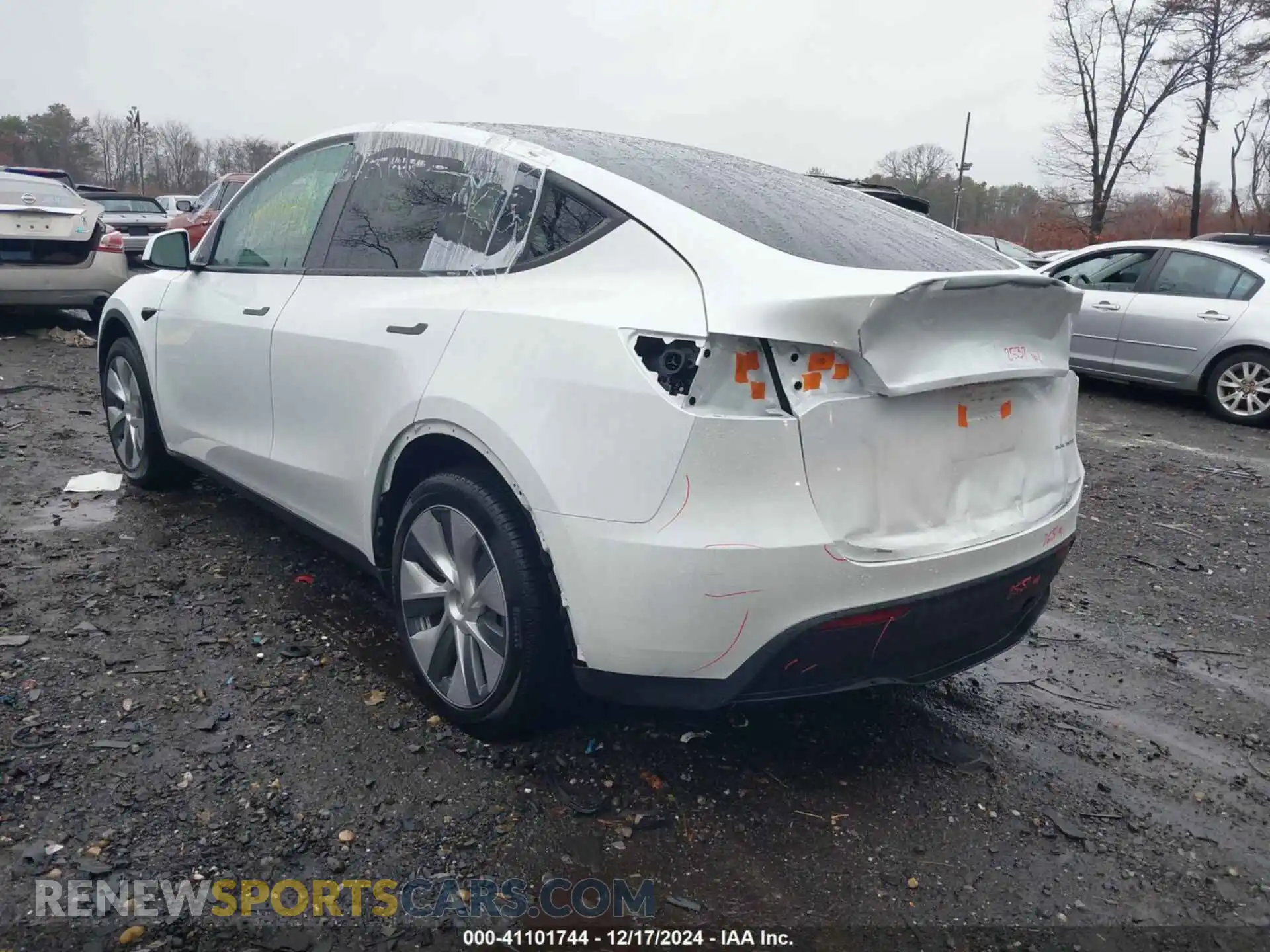 3 Photograph of a damaged car 7SAYGDEE8RA255083 TESLA MODEL Y 2024