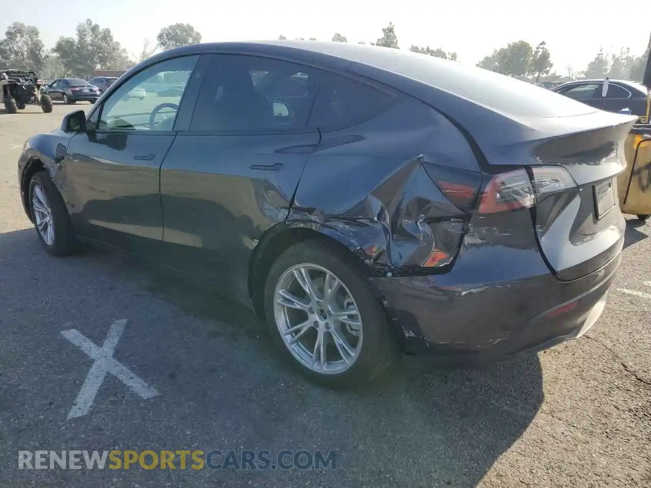 2 Photograph of a damaged car 7SAYGDEE8RA256153 TESLA MODEL Y 2024