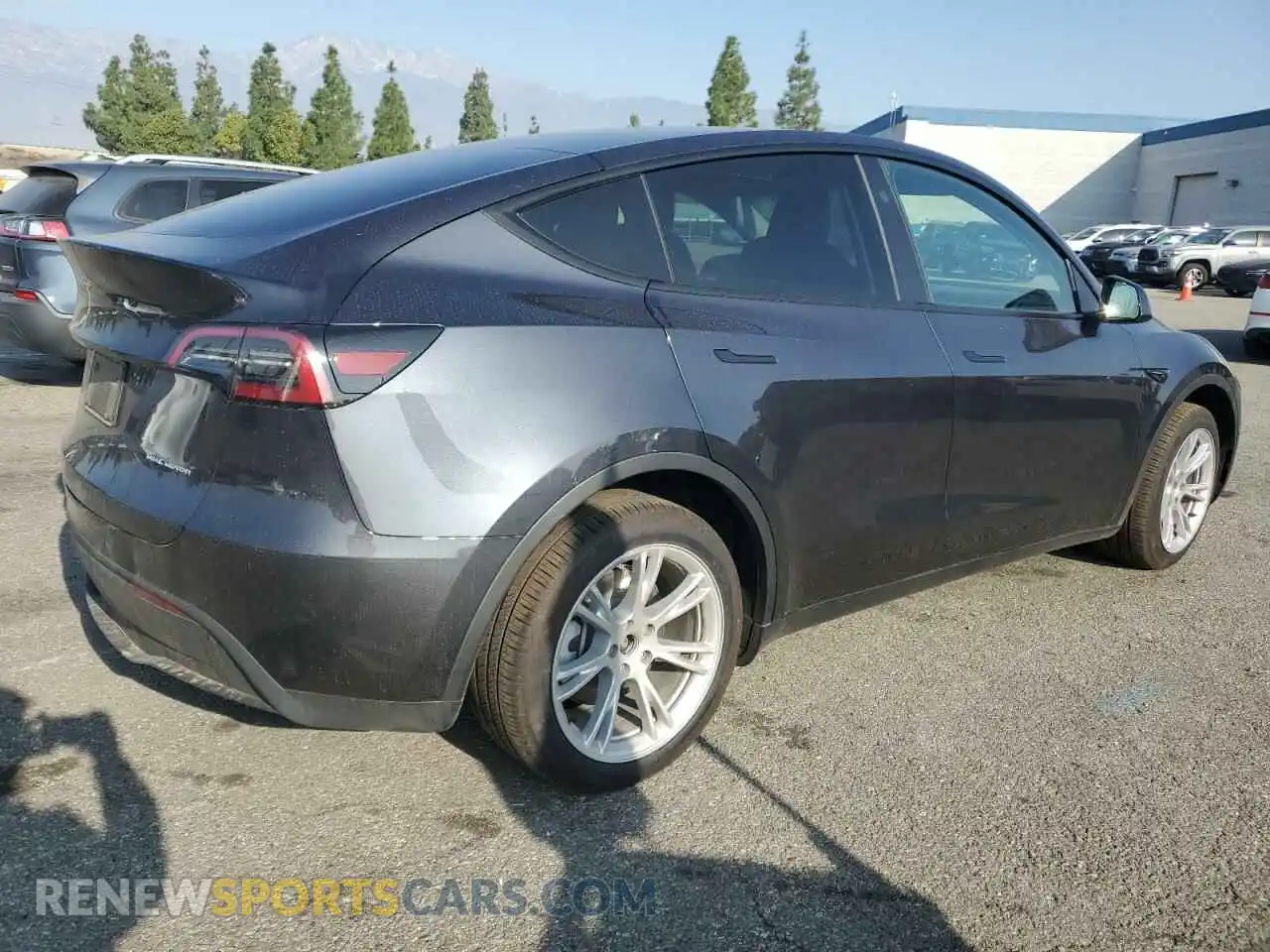 3 Photograph of a damaged car 7SAYGDEE8RA256153 TESLA MODEL Y 2024