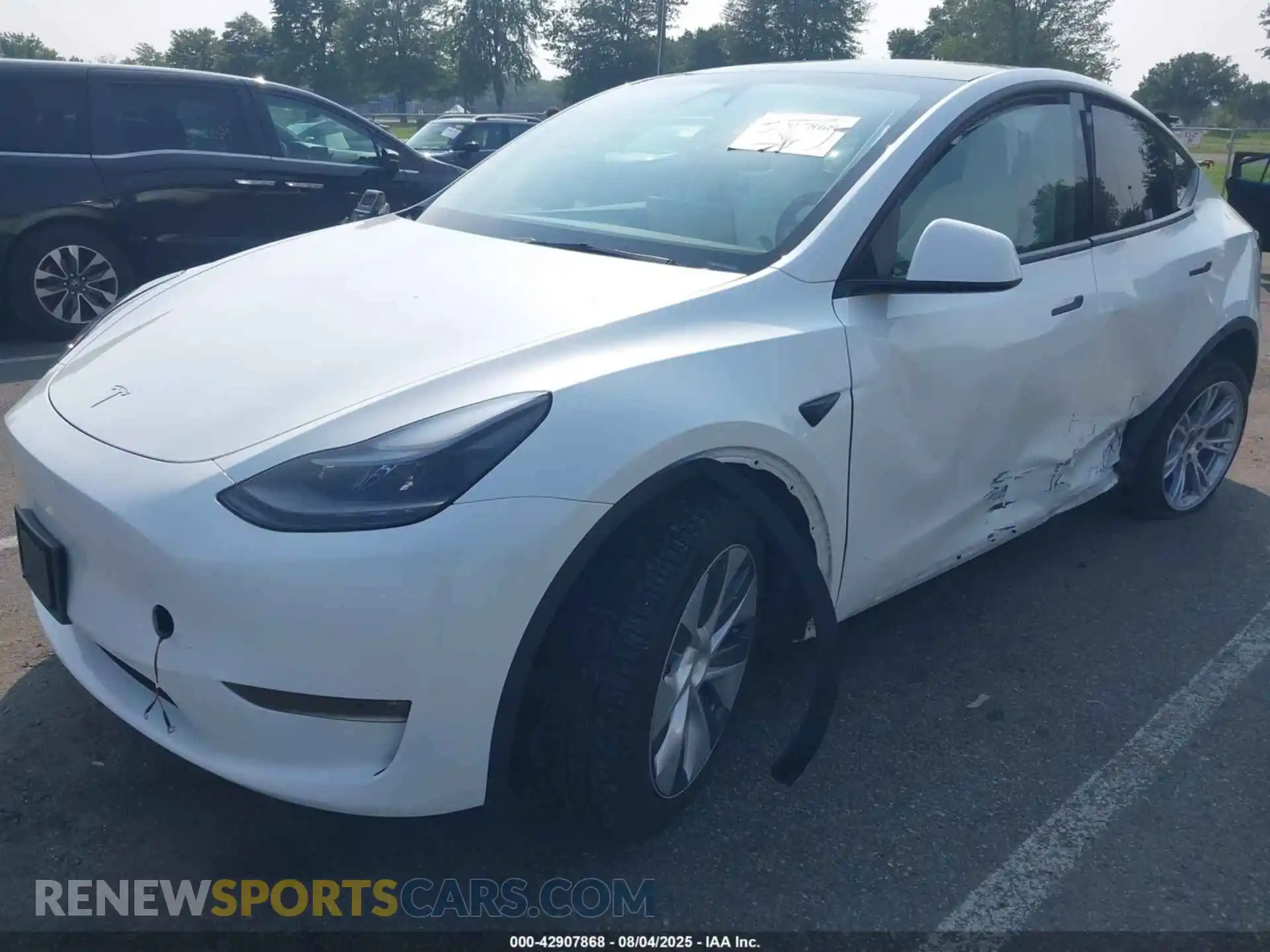 2 Photograph of a damaged car 7SAYGDEE8RA275446 TESLA MODEL Y 2024