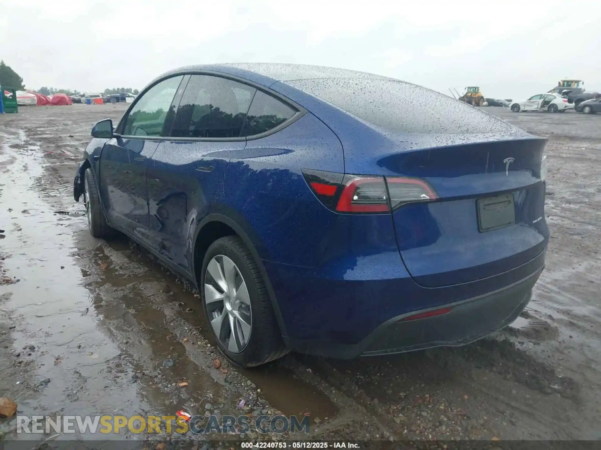 3 Photograph of a damaged car 7SAYGDEE8RA288102 TESLA MODEL Y 2024