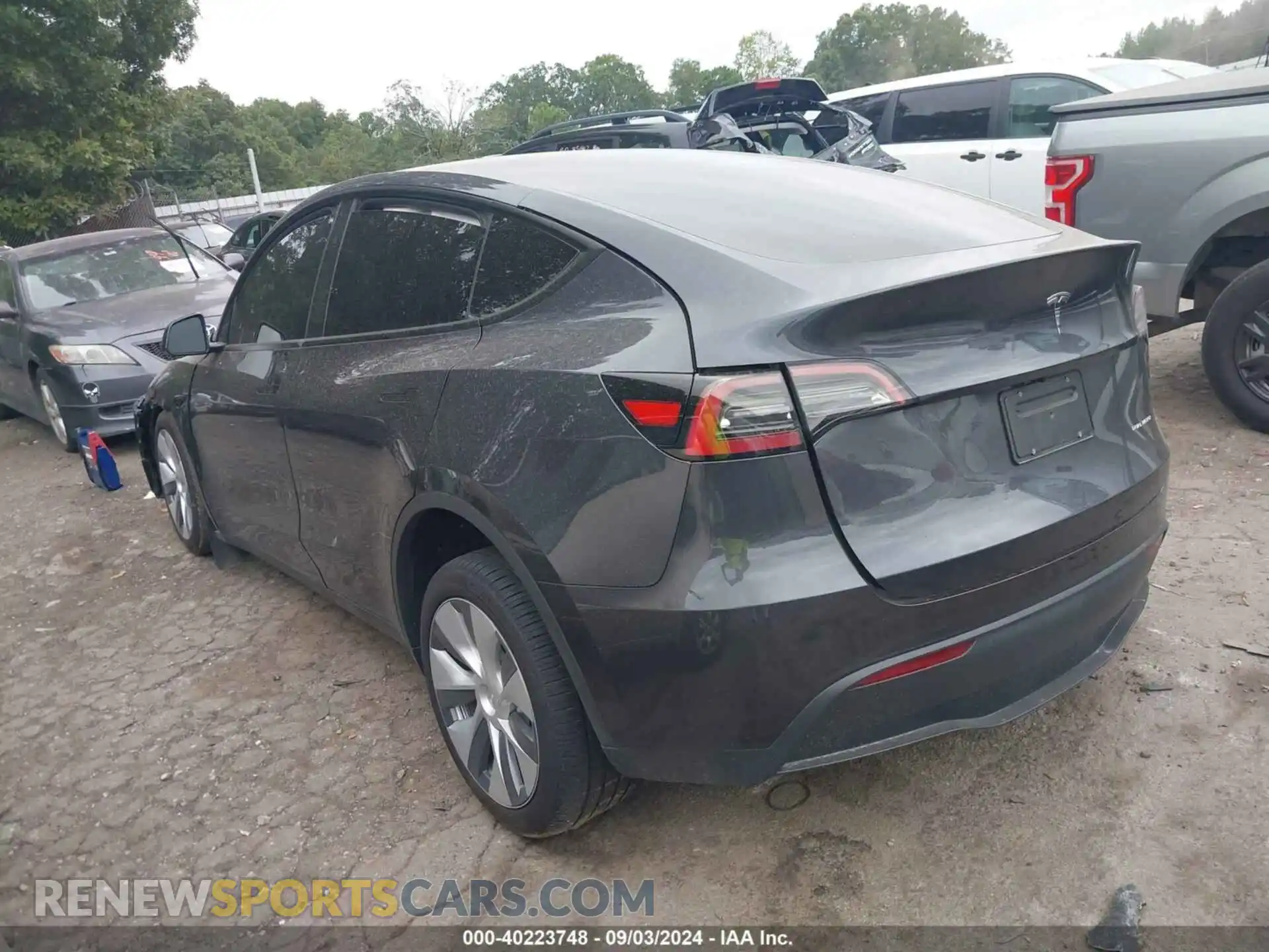 3 fotografías del automóvil dañado 7SAYGDEE8RA288603 TESLA MODEL Y 2024