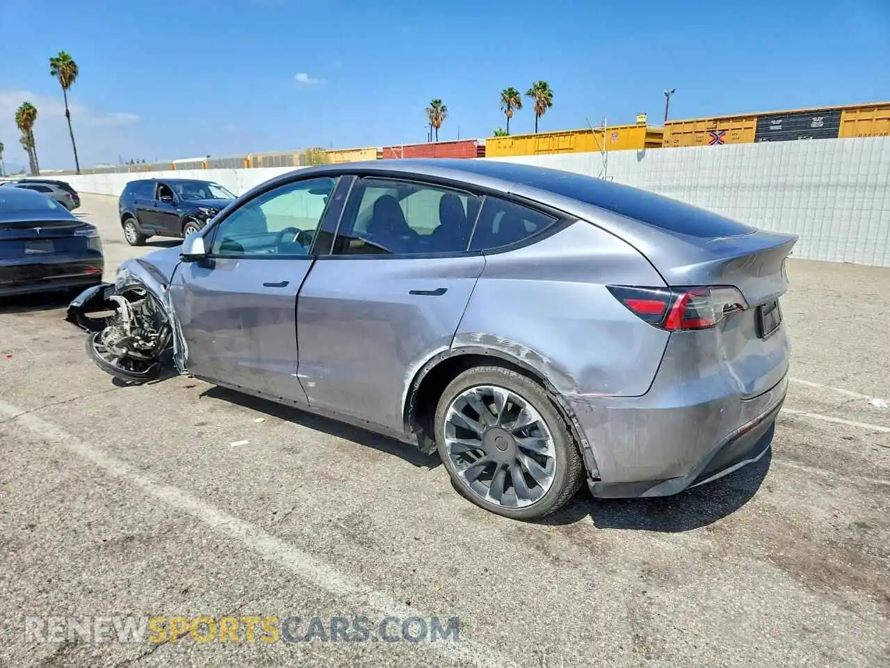 2 Photograph of a damaged car 7SAYGDEE8RA293980 TESLA MODEL Y 2024